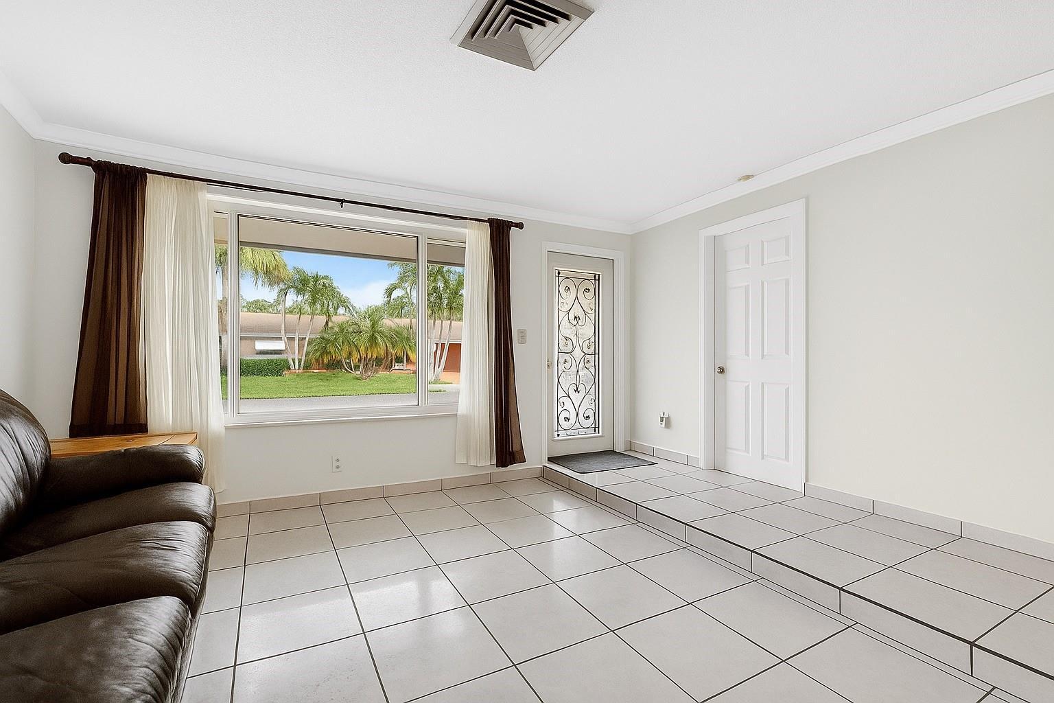1910 SW 98th Terrace, Miramar, FL 33025 - Photo 2