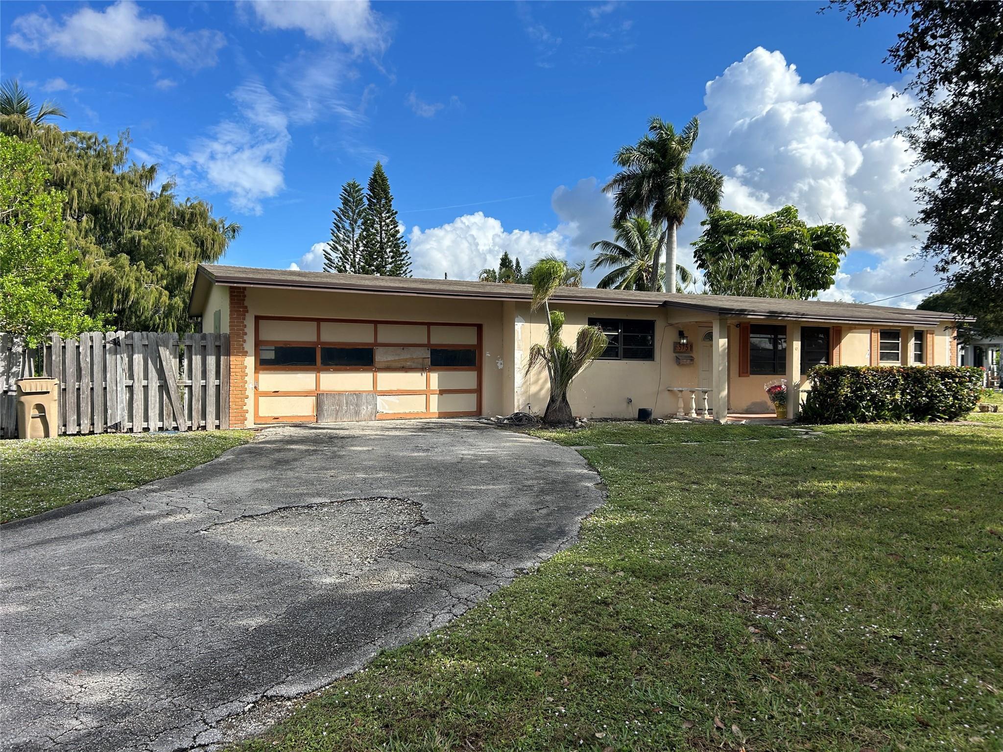 5751 SW 55th Street, Davie, FL 33314, Davie