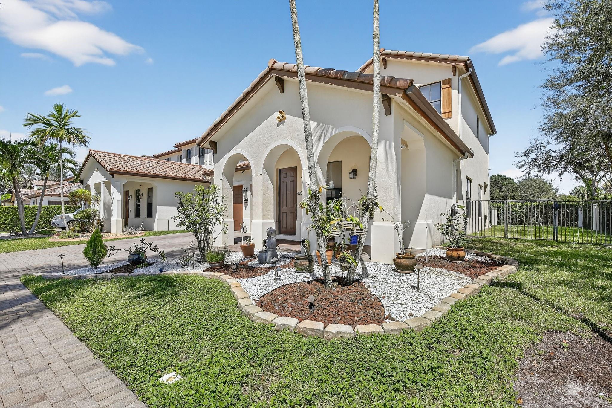 8541 NW 38th Street, Cooper City, FL 33024 - Photo 3