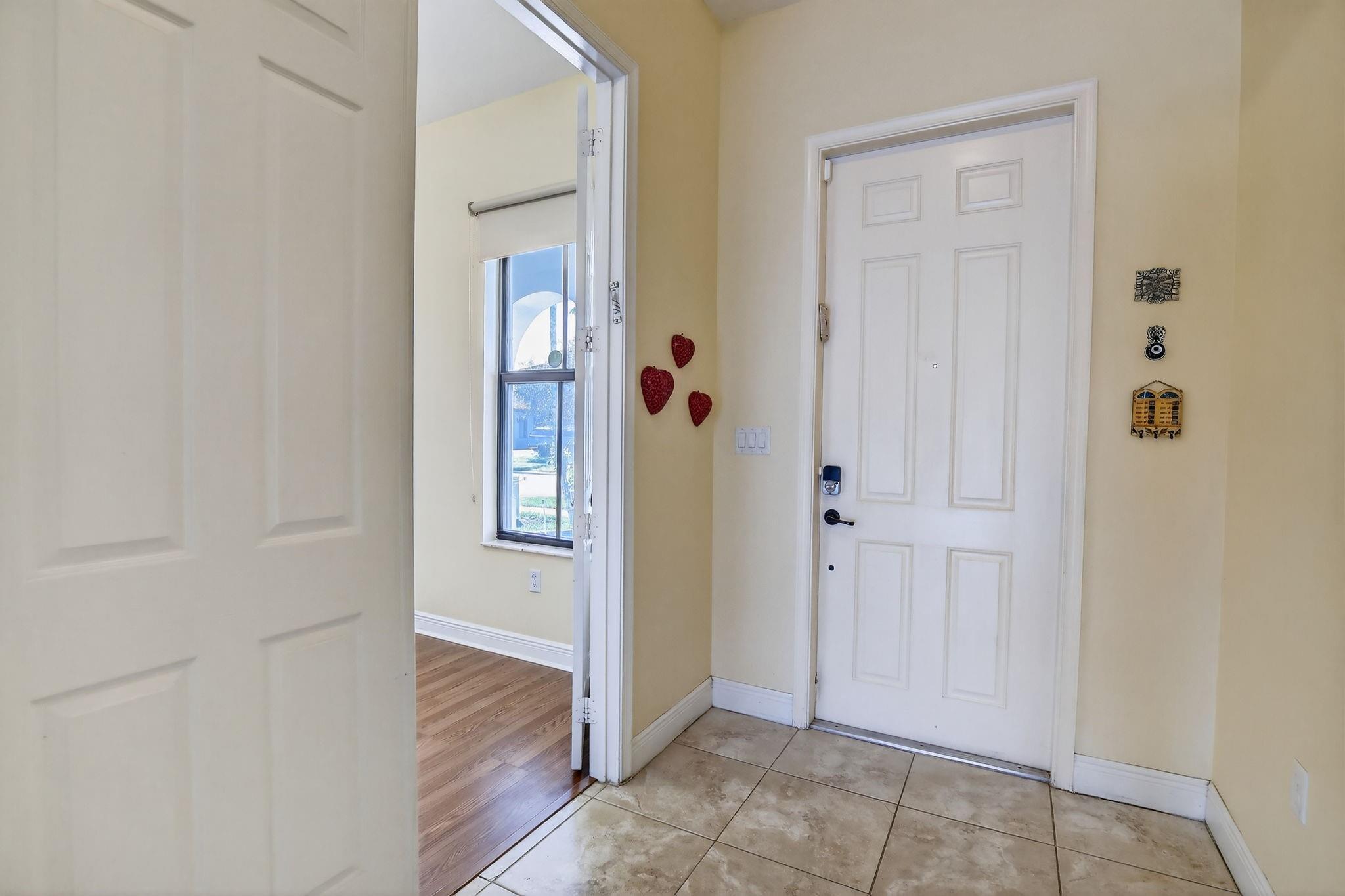 8541 NW 38th Street, Cooper City, FL 33024 - Photo 5