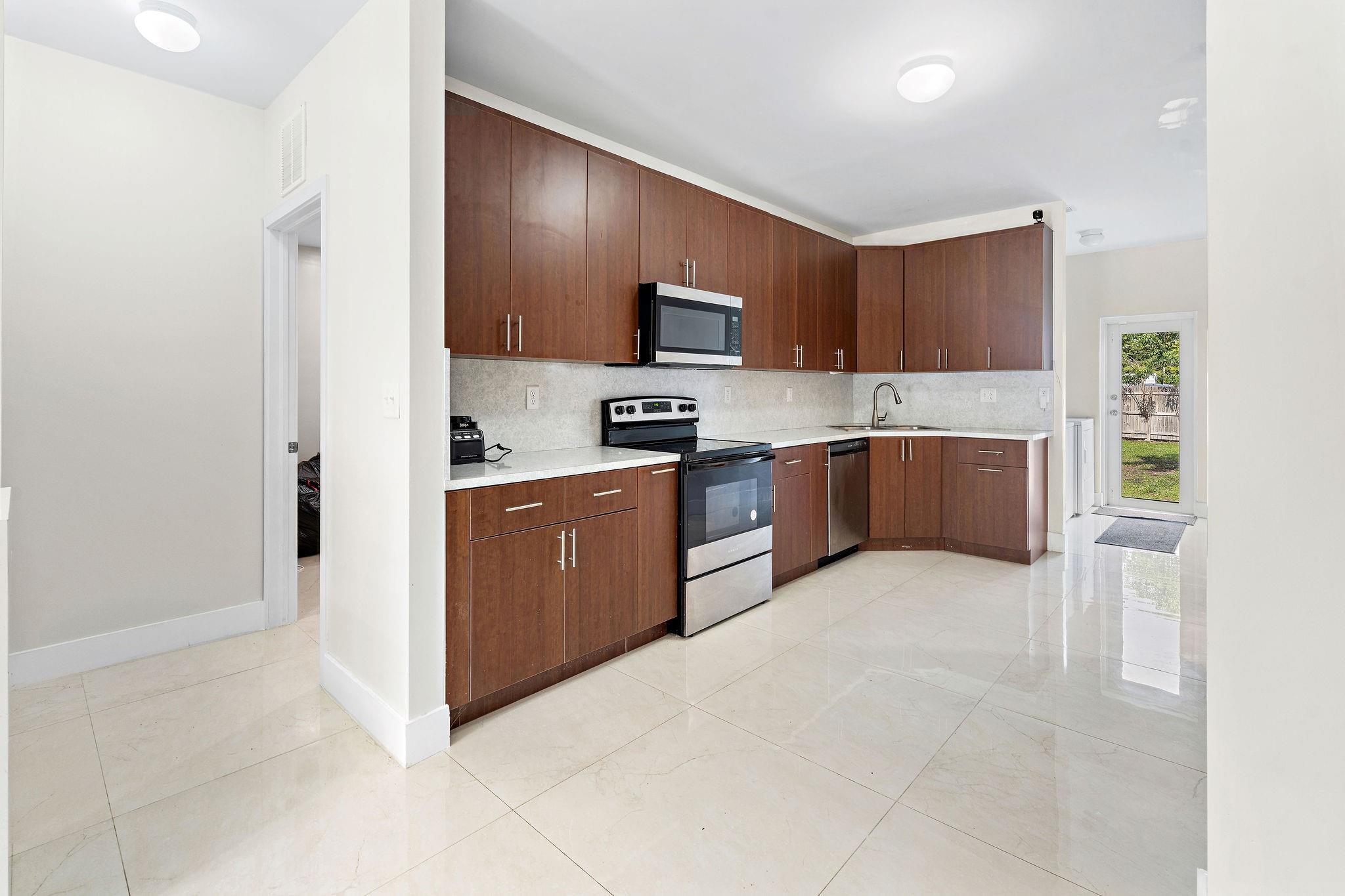 141 NW 12th Street, Fort Lauderdale, FL 33060 - Photo 5