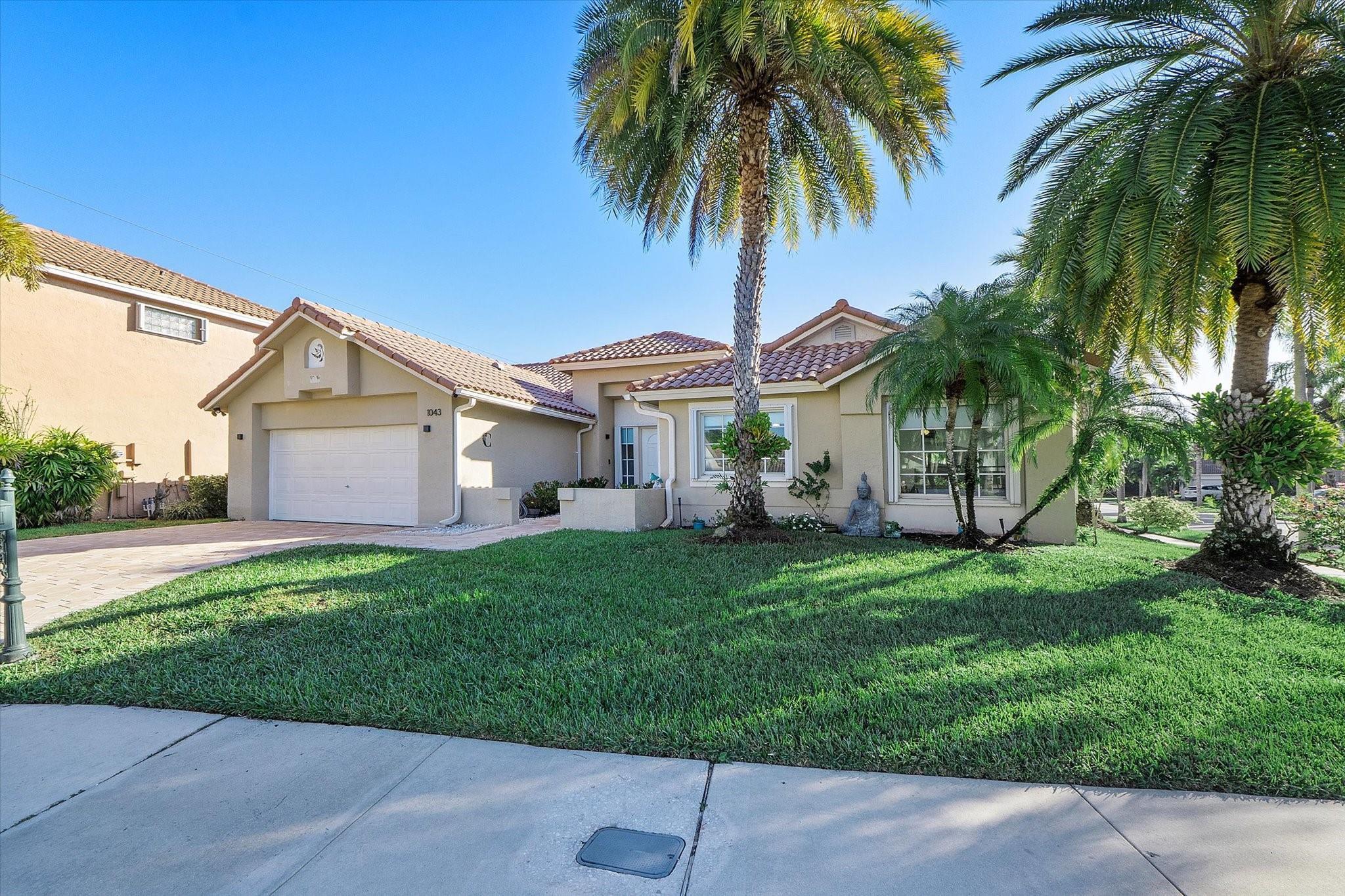 1043 Laguna Springs Drive, Weston, FL 33326 - Photo 2