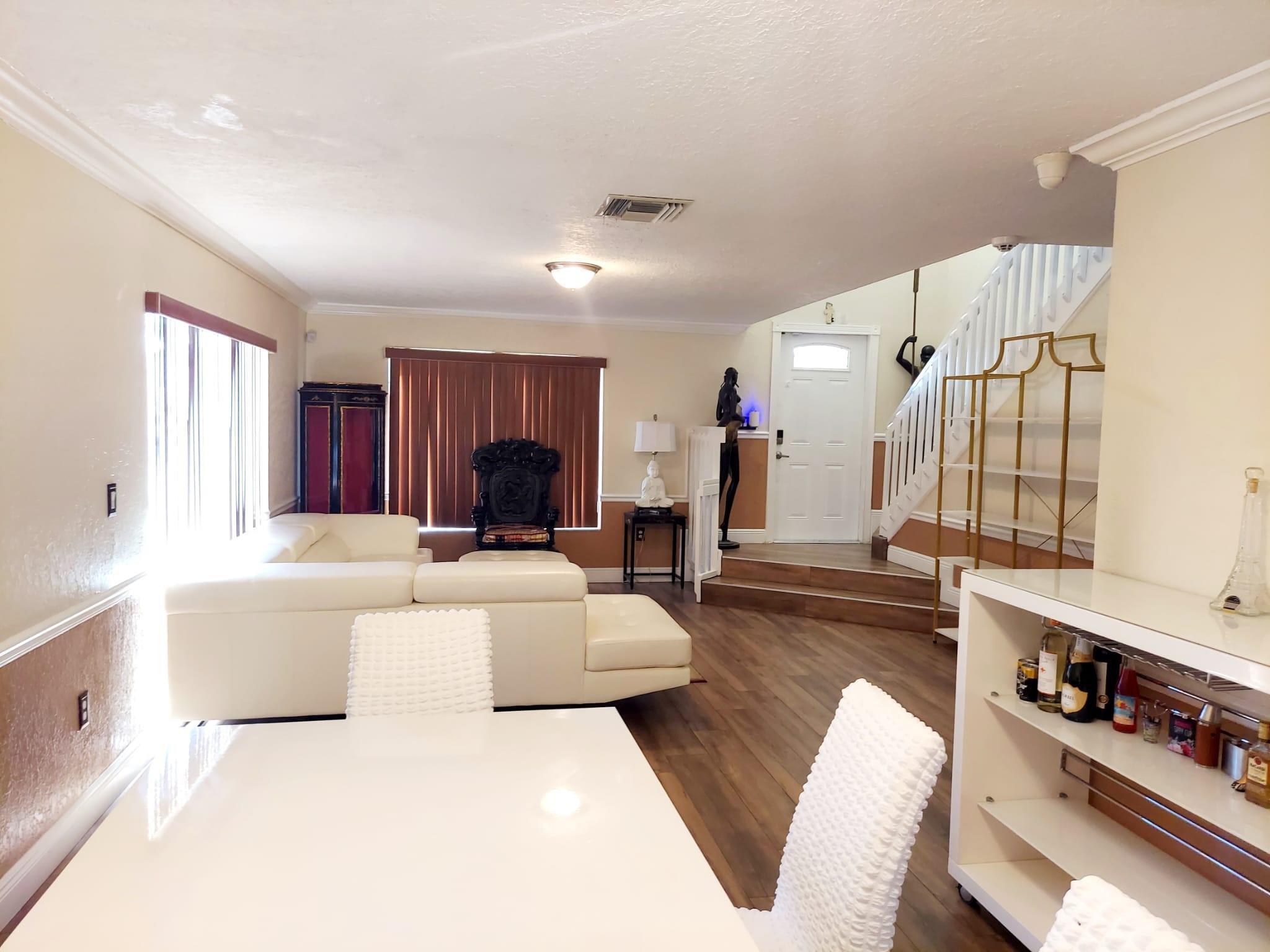 9741 SW 9th Court, Pembroke Pines, FL 33025 - Photo 3