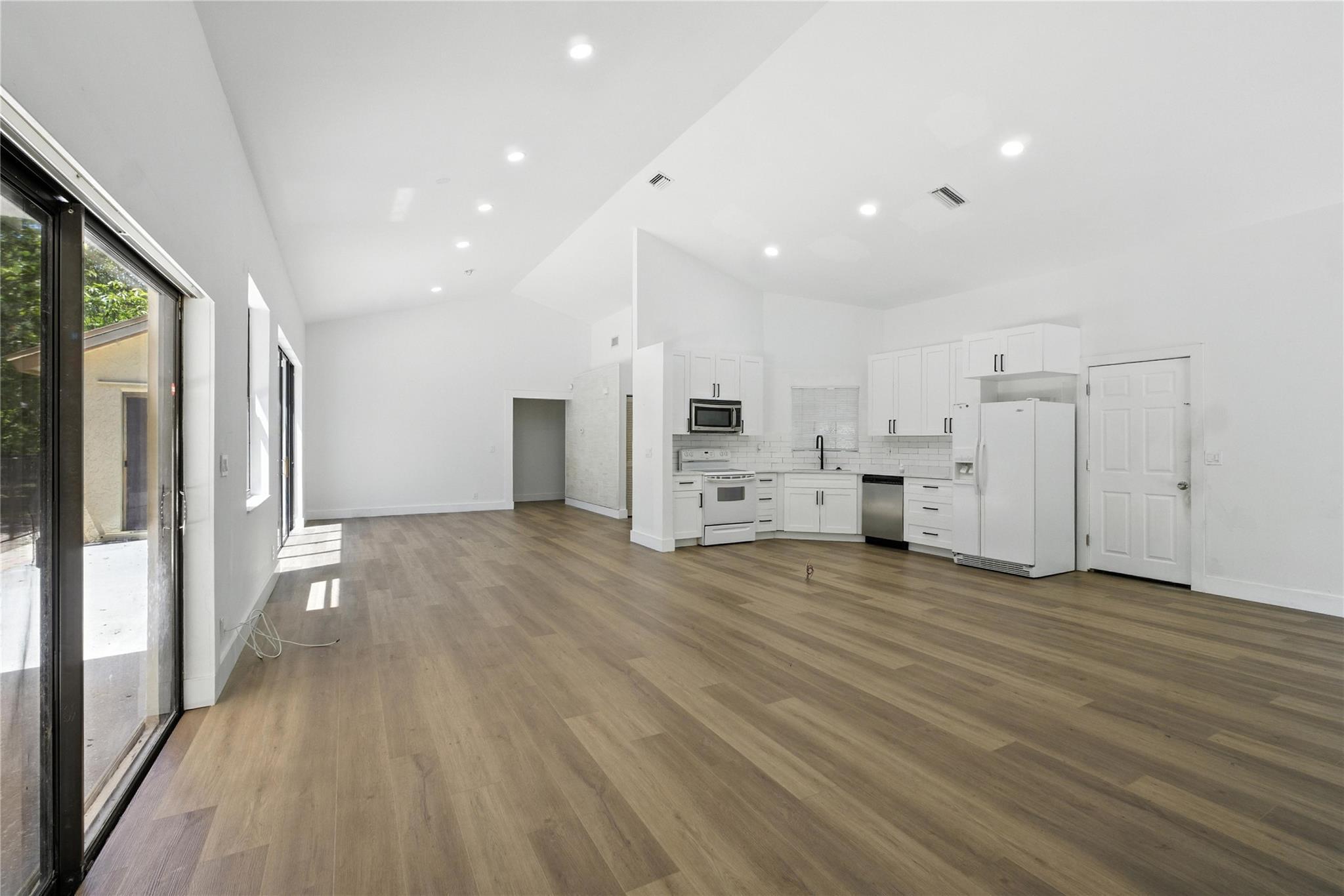 5172 NW 53rd Avenue, Coconut Creek, FL 33073 - Photo 4