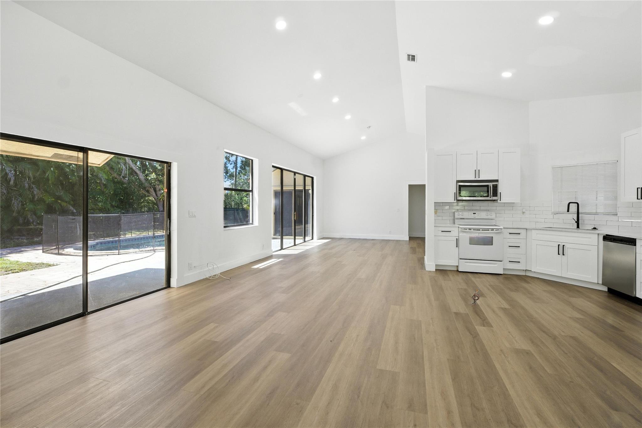 5172 NW 53rd Avenue, Coconut Creek, FL 33073 - Photo 5