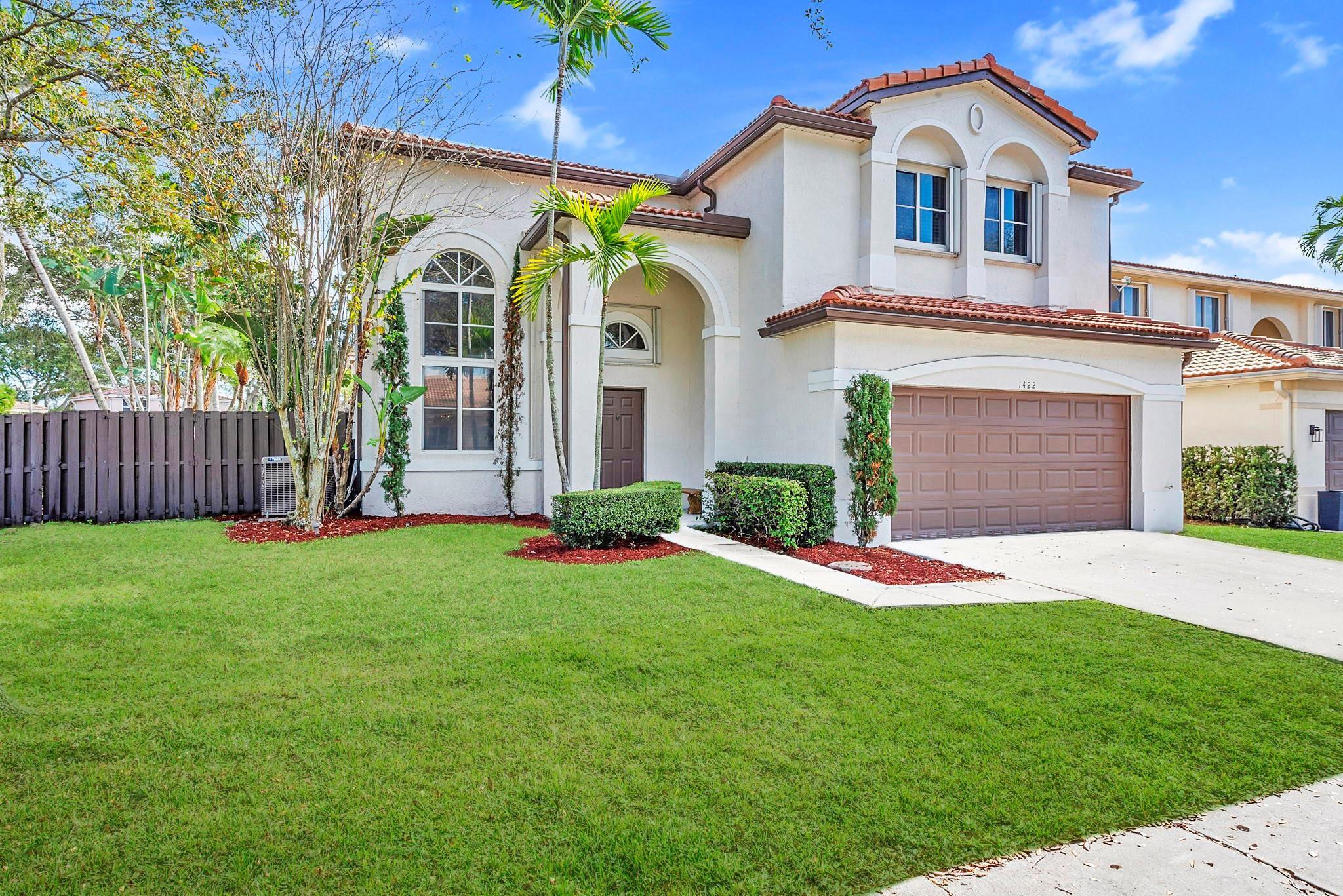 1422 SW 106th Way, Davie, FL 33324 - Photo 2