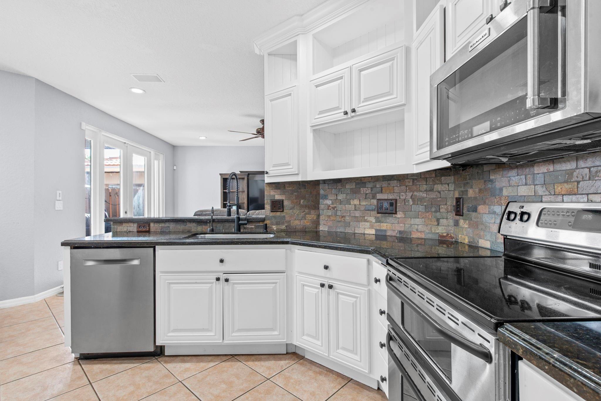 1422 SW 106th Way, Davie, FL 33324 - Photo 5