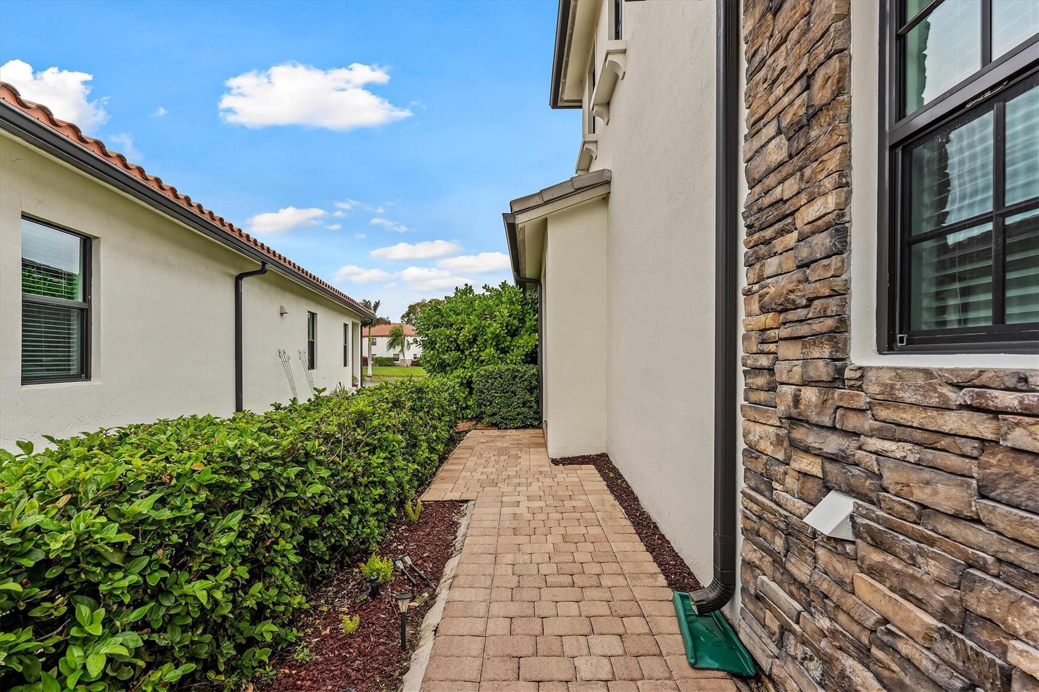 11855 SW 13th Court, Pembroke Pines, FL 33025 - Photo 5