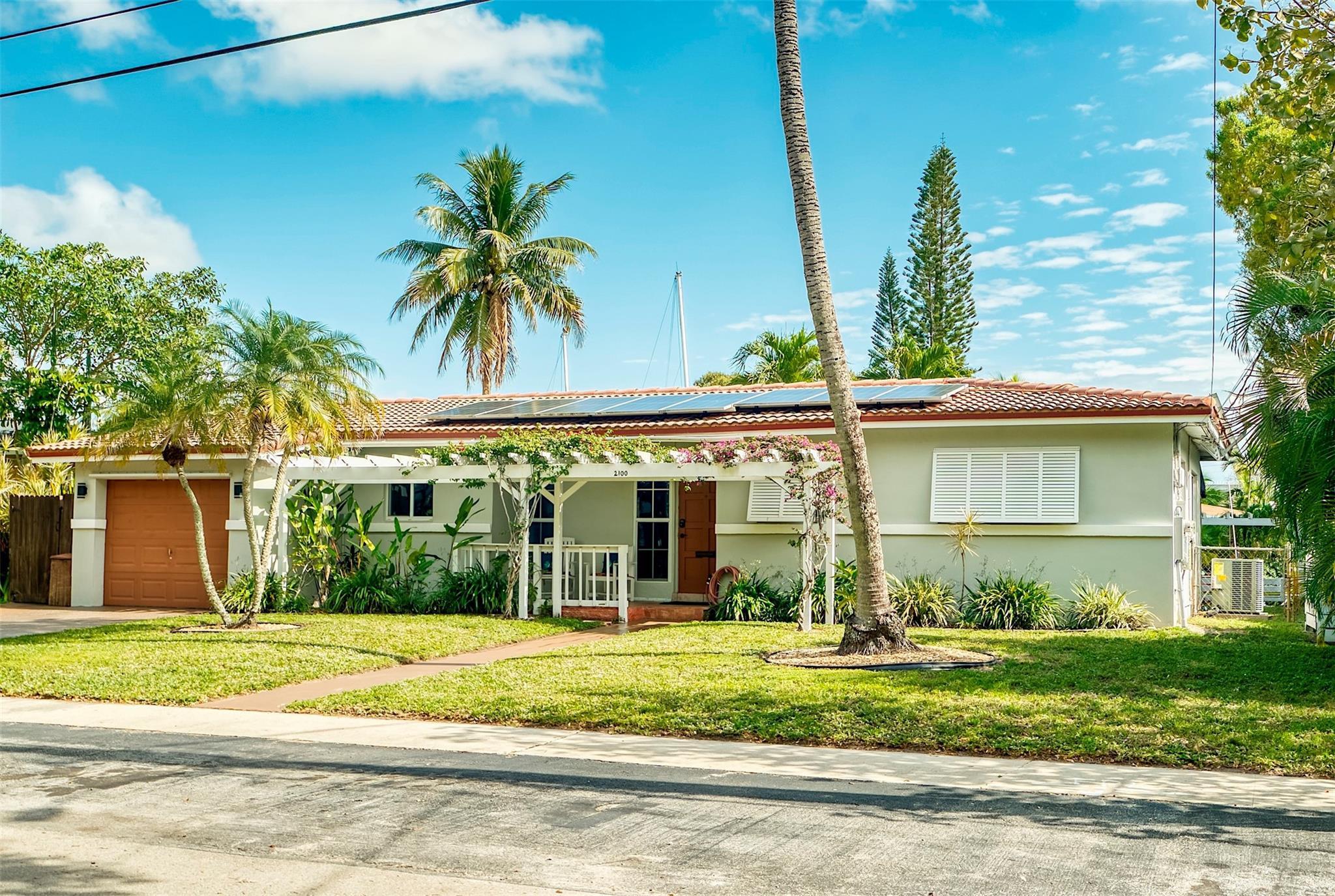 2100 SW 23rd Terrace, Fort Lauderdale, FL 33312 - Photo 2