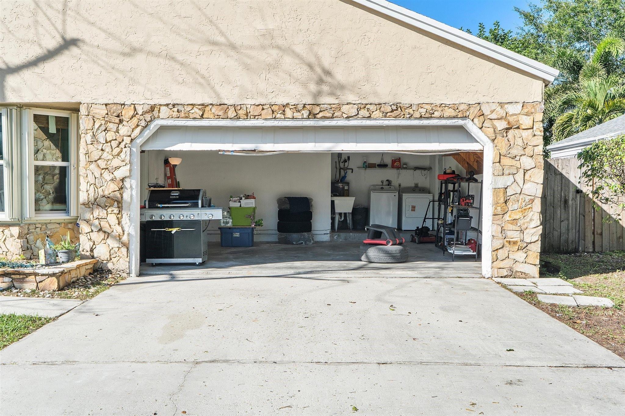 1001 SW 133rd Terrace, Davie, FL 33325 - Photo 2