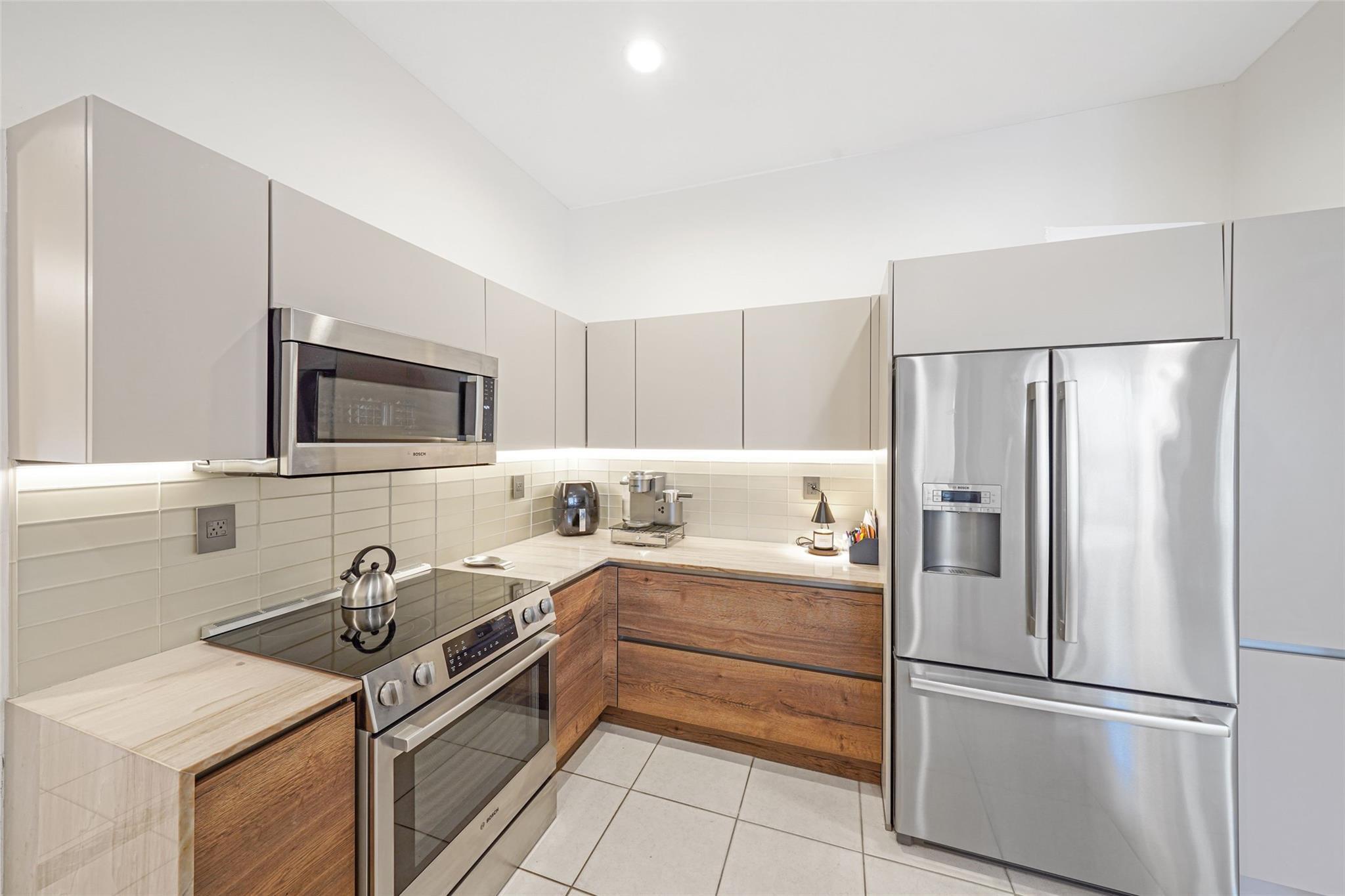 16778 NW 8th Street, Pembroke Pines, FL 33028 - Photo 5