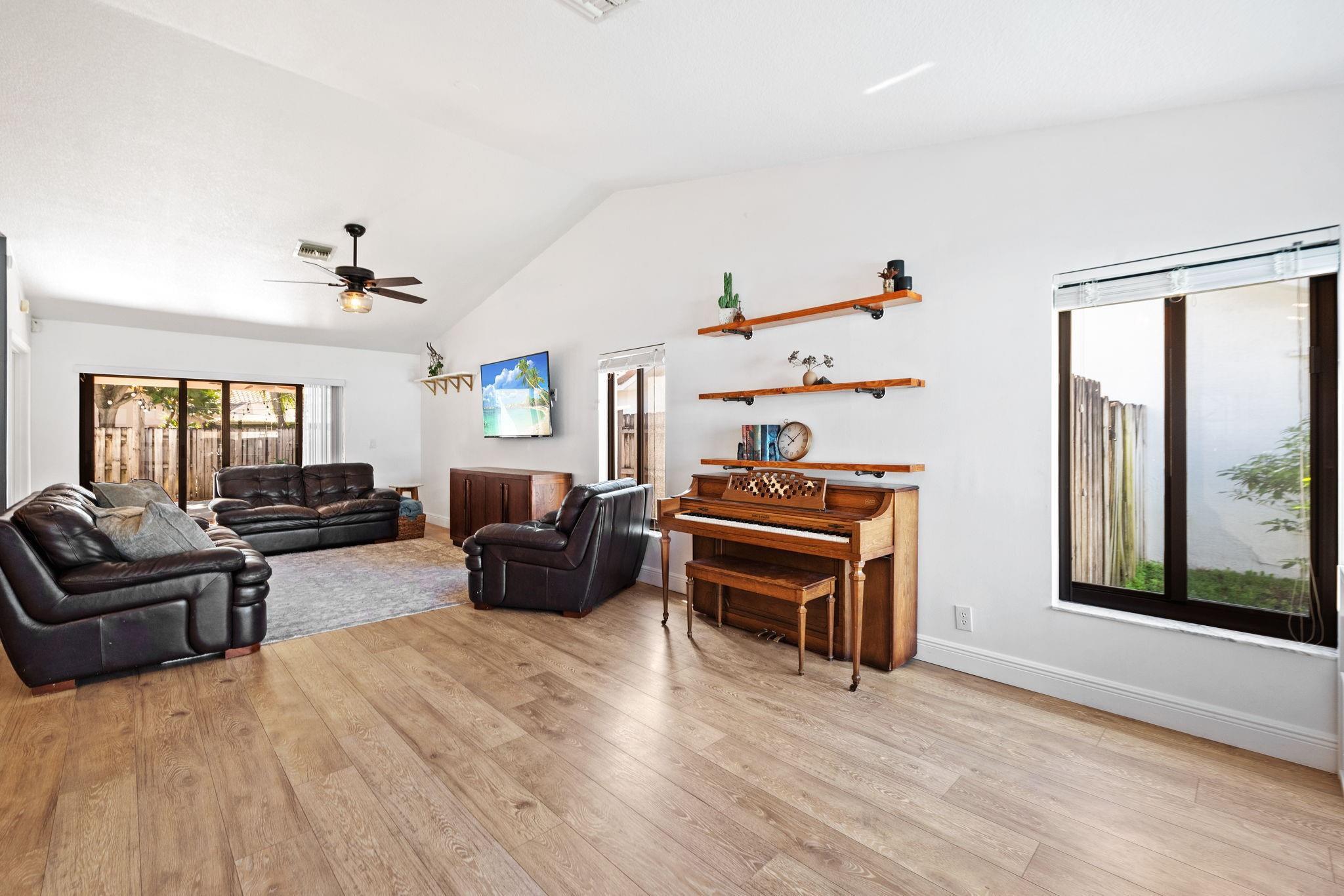 12440 SW 7th Place, Davie, FL 33325 - Photo 5