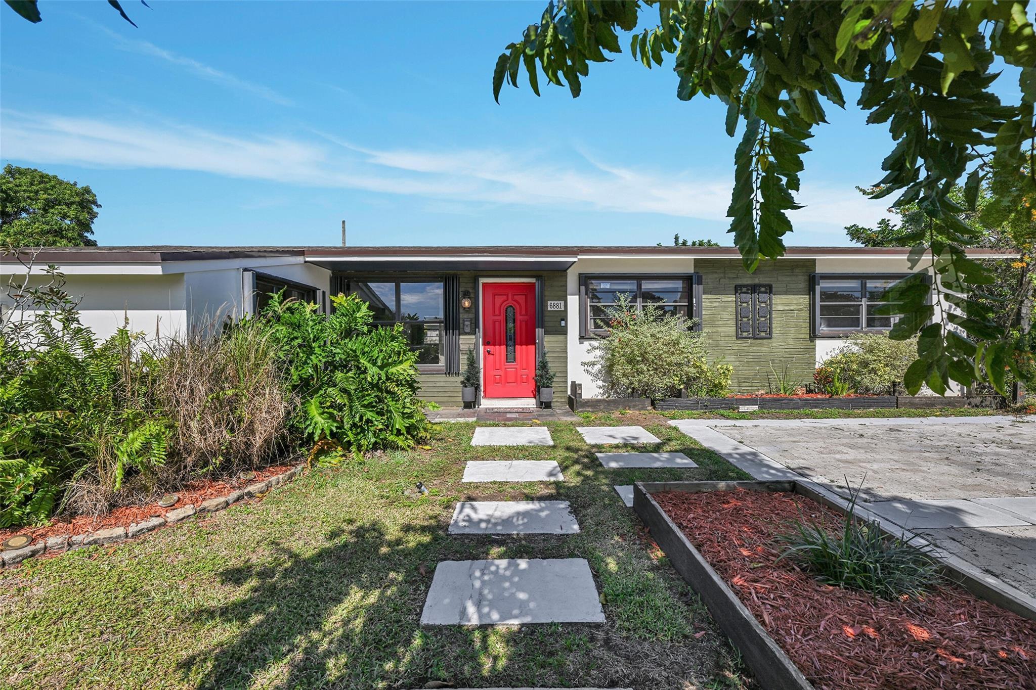 6881 SW 2nd Street, Pembroke Pines, FL 33023, Pembroke Pines