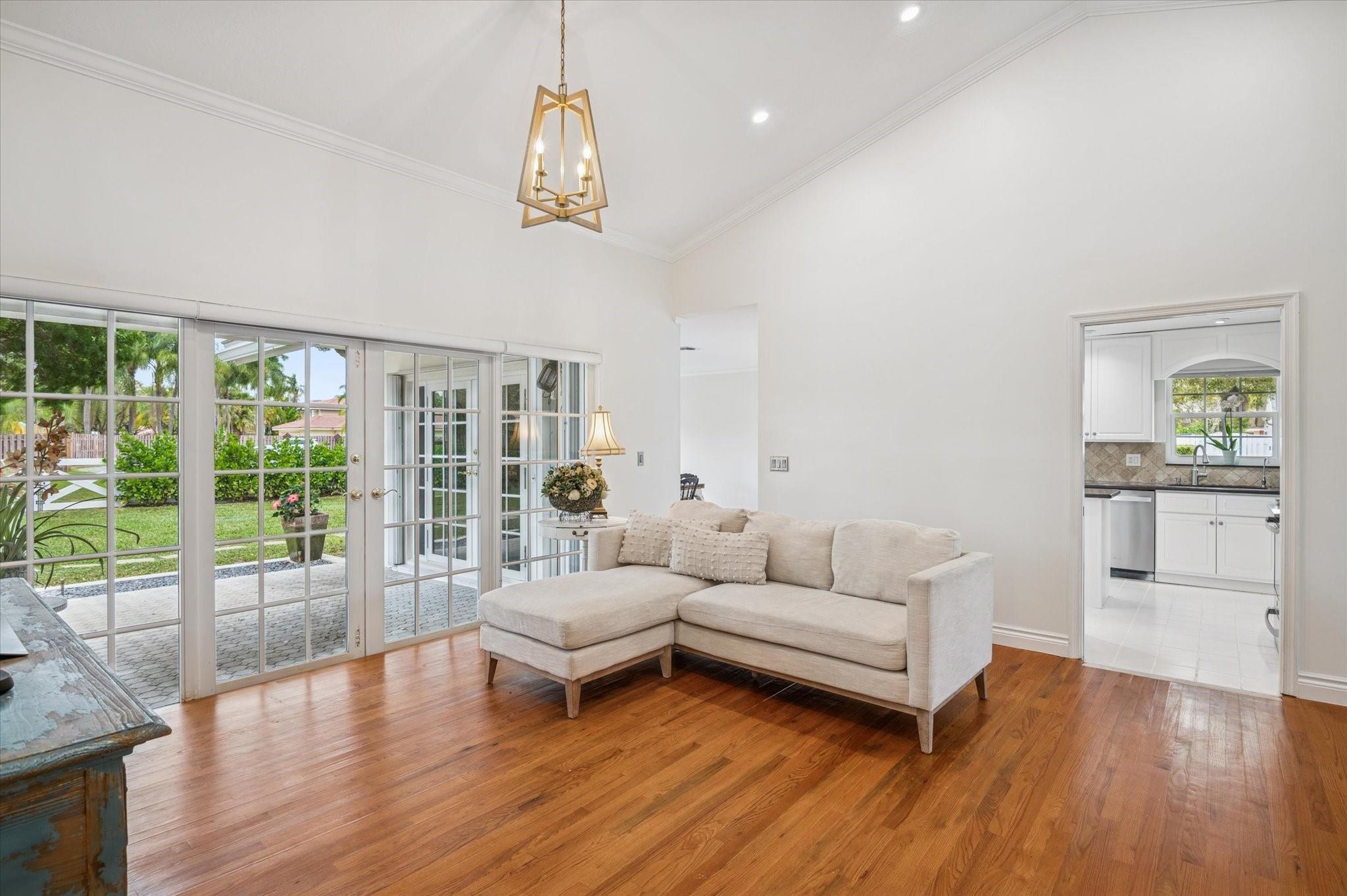 401 Barbri Lane, Davie, FL 33325 - Photo 4