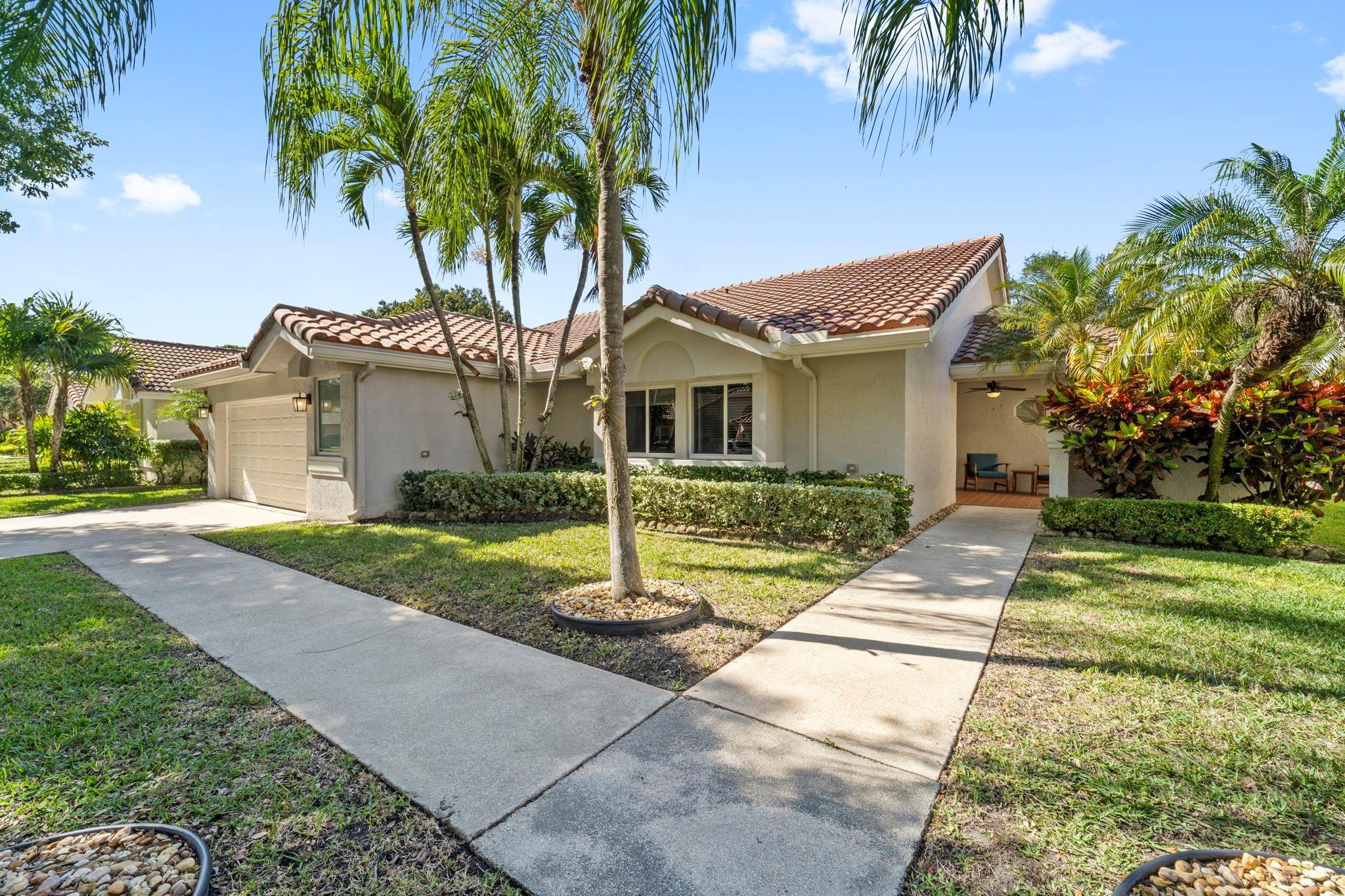 1695 Lakeshore Circle, Weston, FL 33326 - Photo 2
