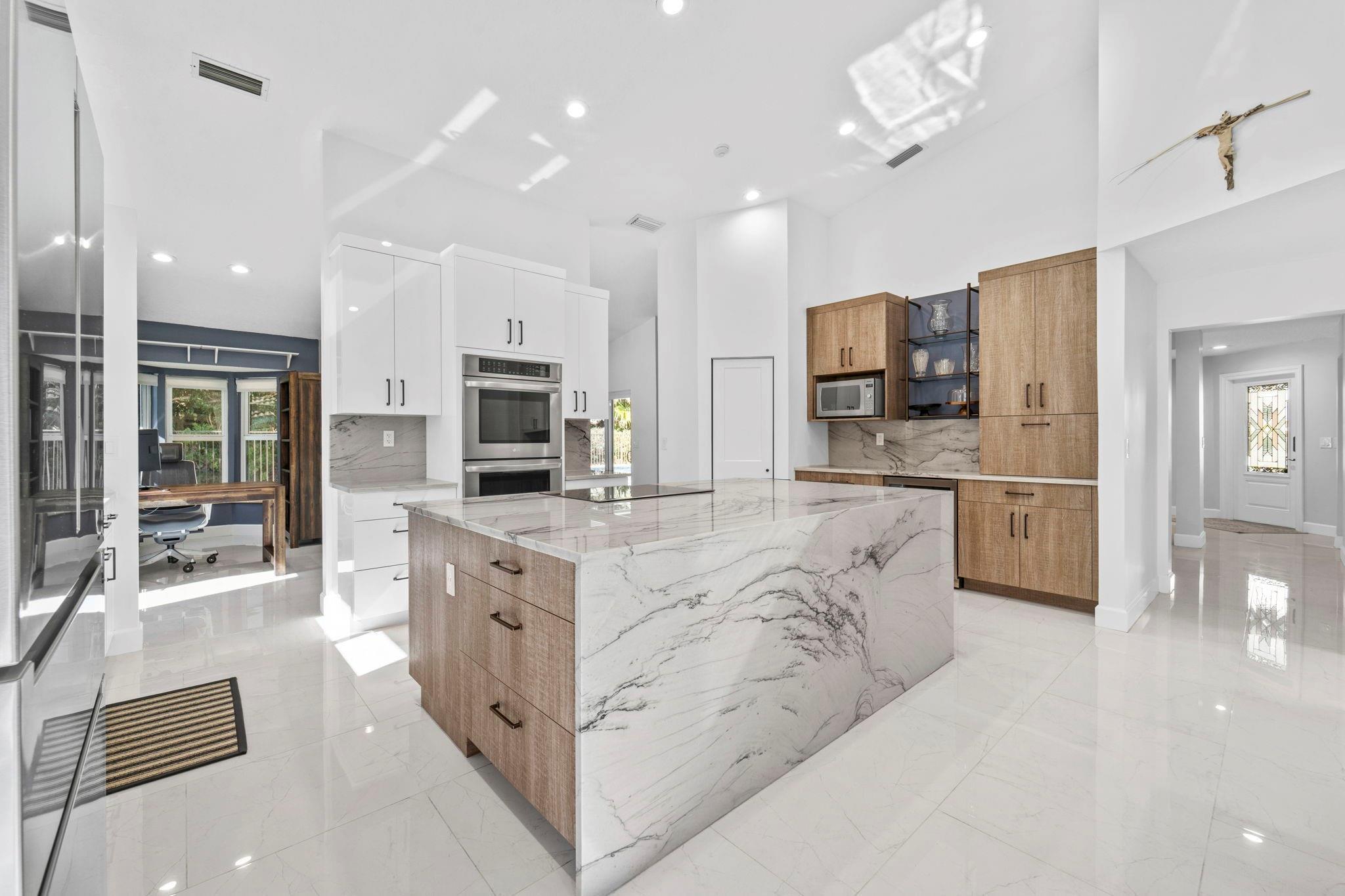 1695 Lakeshore Circle, Weston, FL 33326 - Photo 4