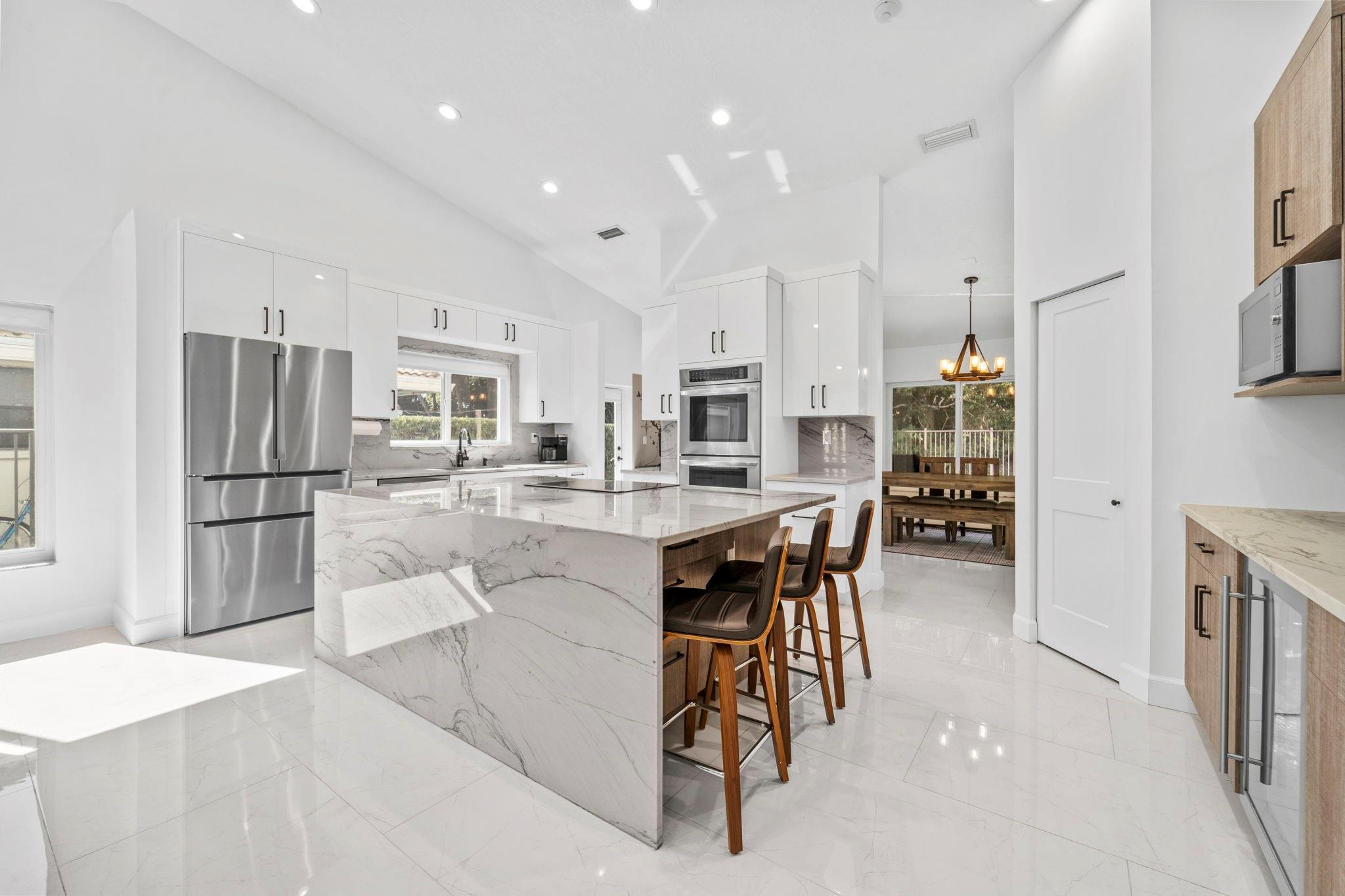 1695 Lakeshore Circle, Weston, FL 33326 - Photo 5