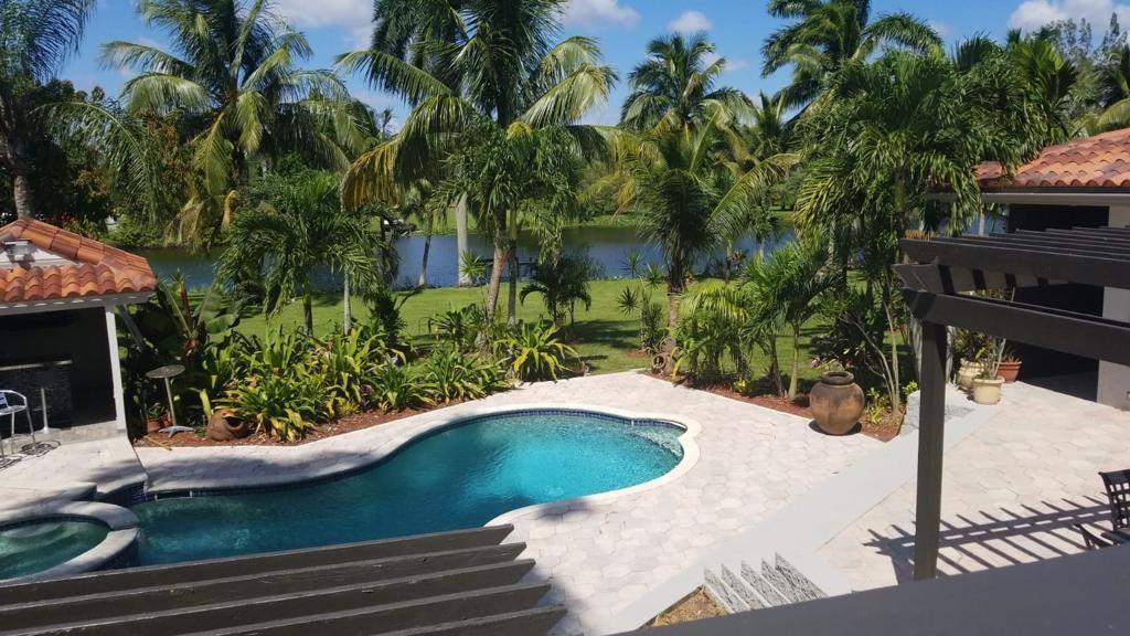 11081 SW 30th Court, Davie, FL 33328 - Photo 2