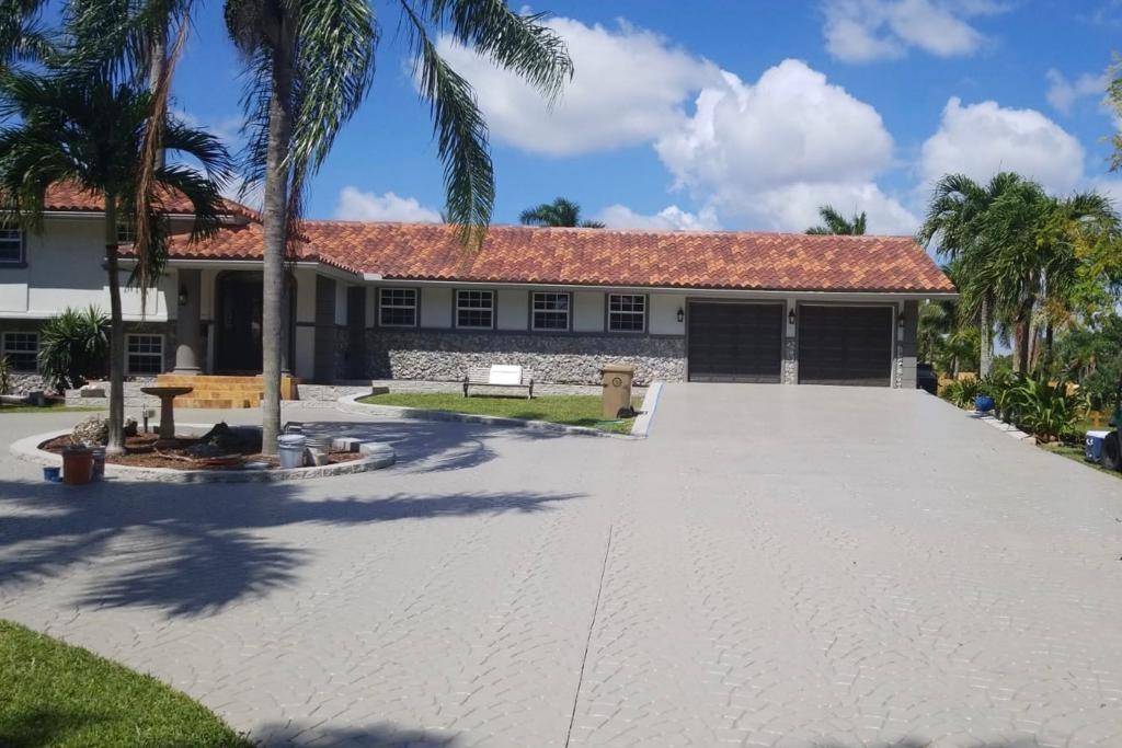 11081 SW 30th Court, Davie, FL 33328 - Photo 3