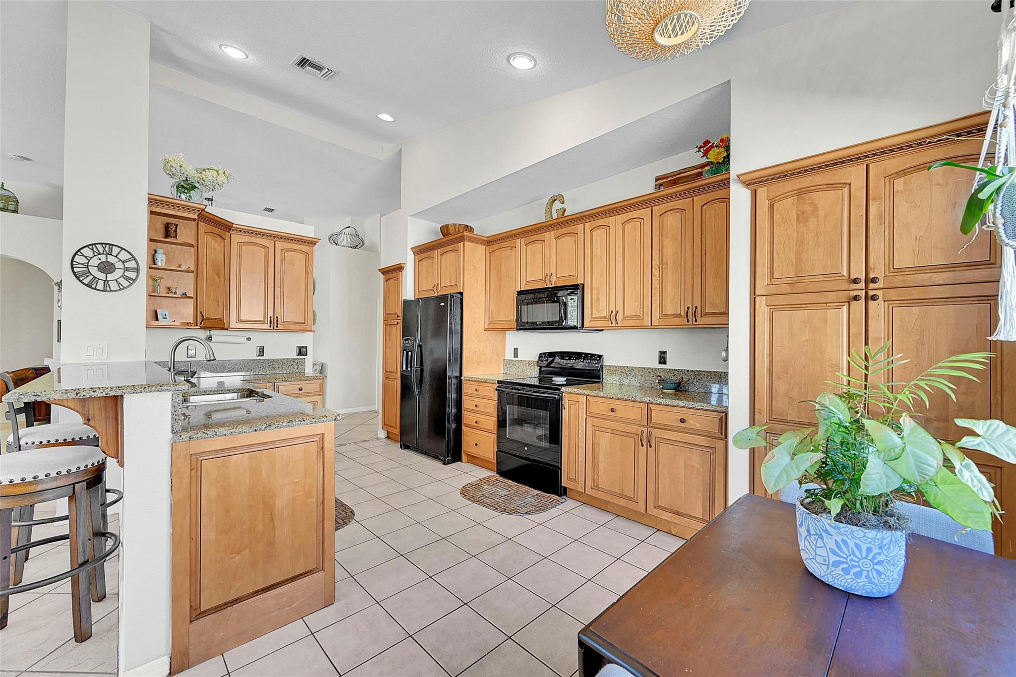 6030 Swans Way, Coconut Creek, FL 33073 - Photo 4