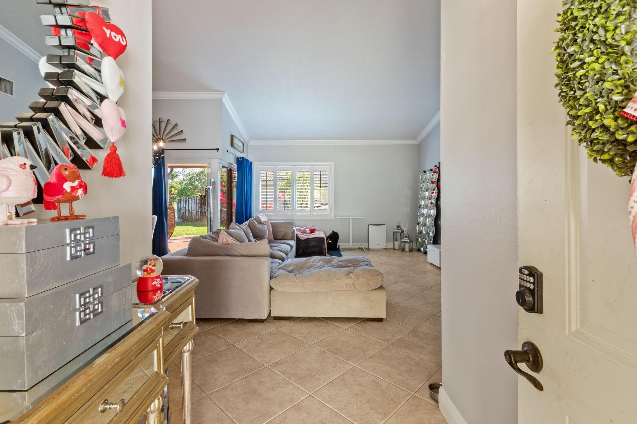 15141 Brighton Lane, Davie, FL 33331 - Photo 4