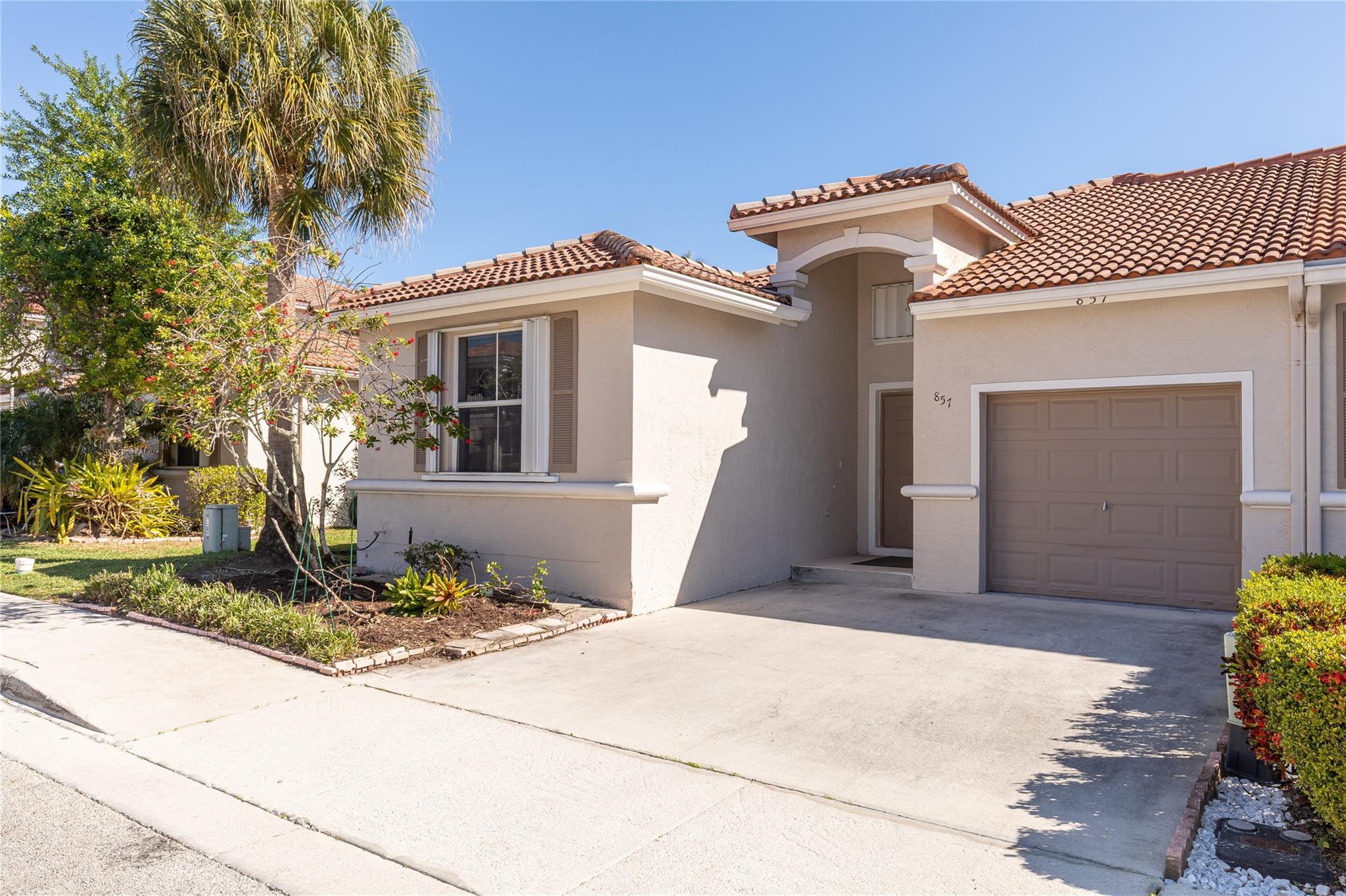 857 NW 133rd Avenue, Pembroke Pines, FL 33028 - Photo 3