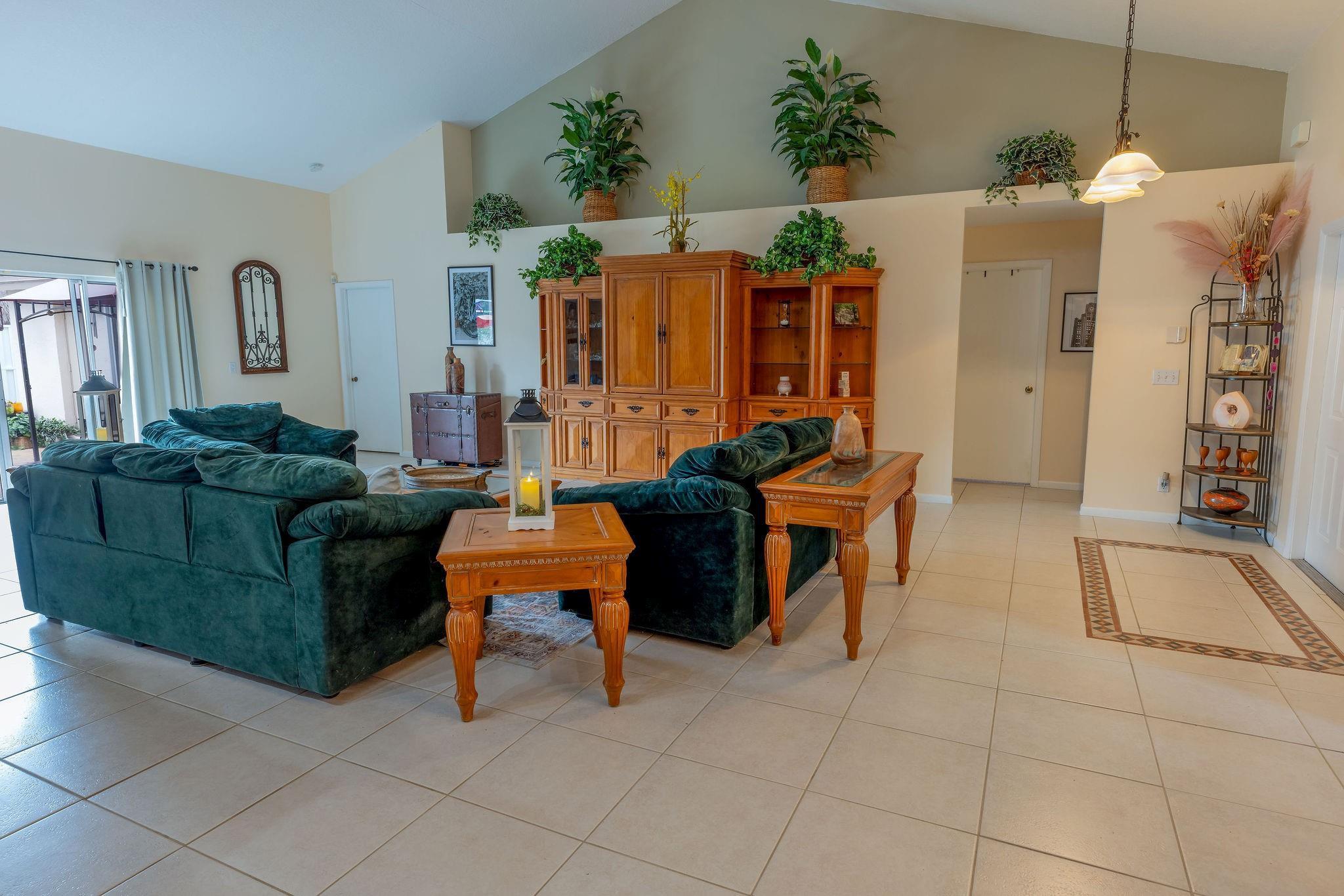 590 NW 161st Avenue, Pembroke Pines, FL 33028 - Photo 4