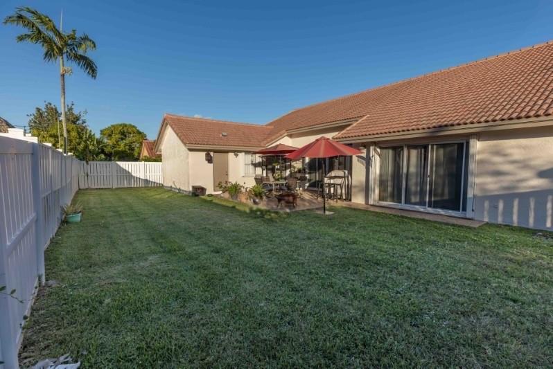 590 NW 161st Avenue, Pembroke Pines, FL 33028 - Photo 3