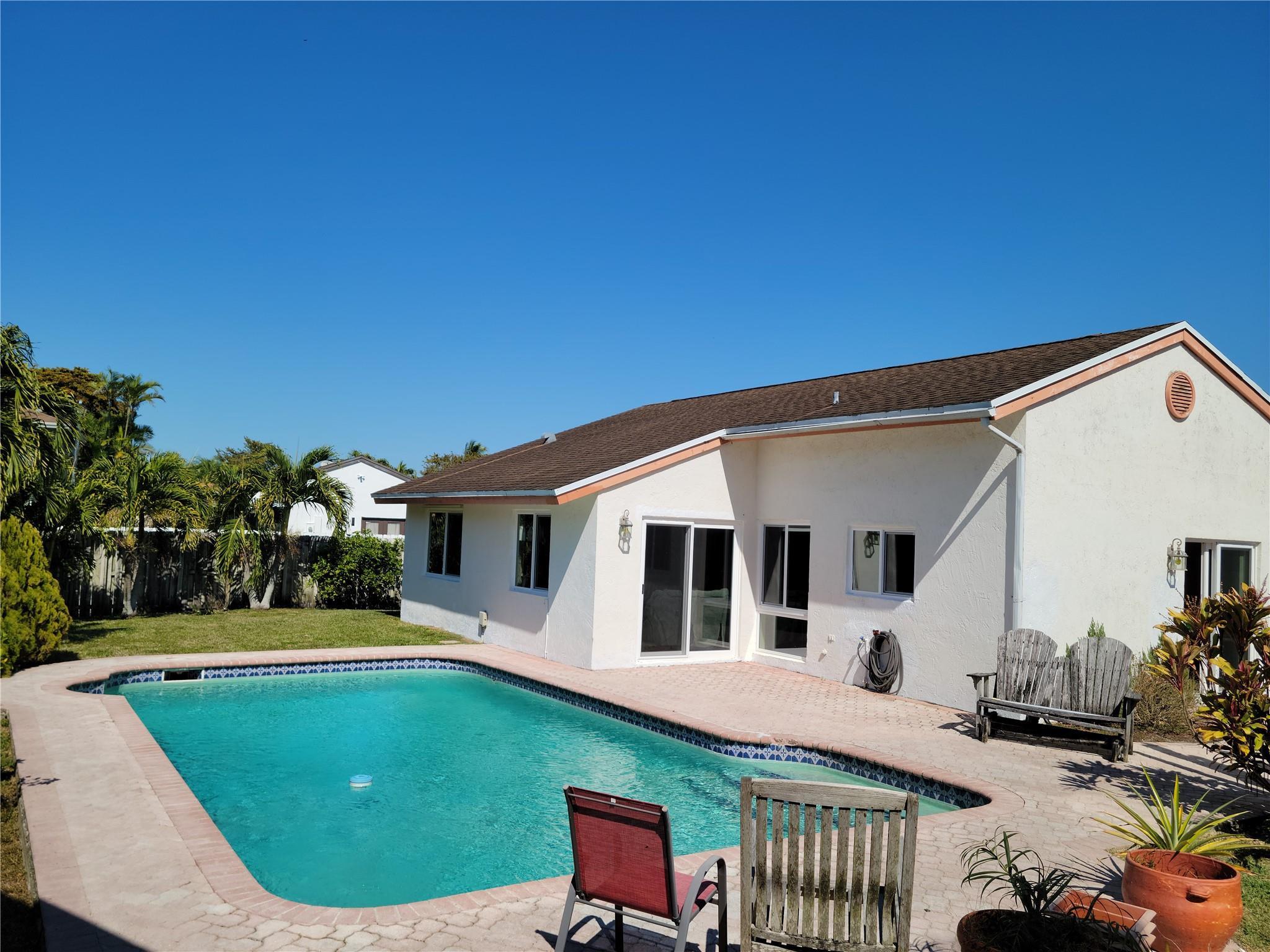 681 Pine Ridge Terrace, Davie, FL 33325 - Photo 4