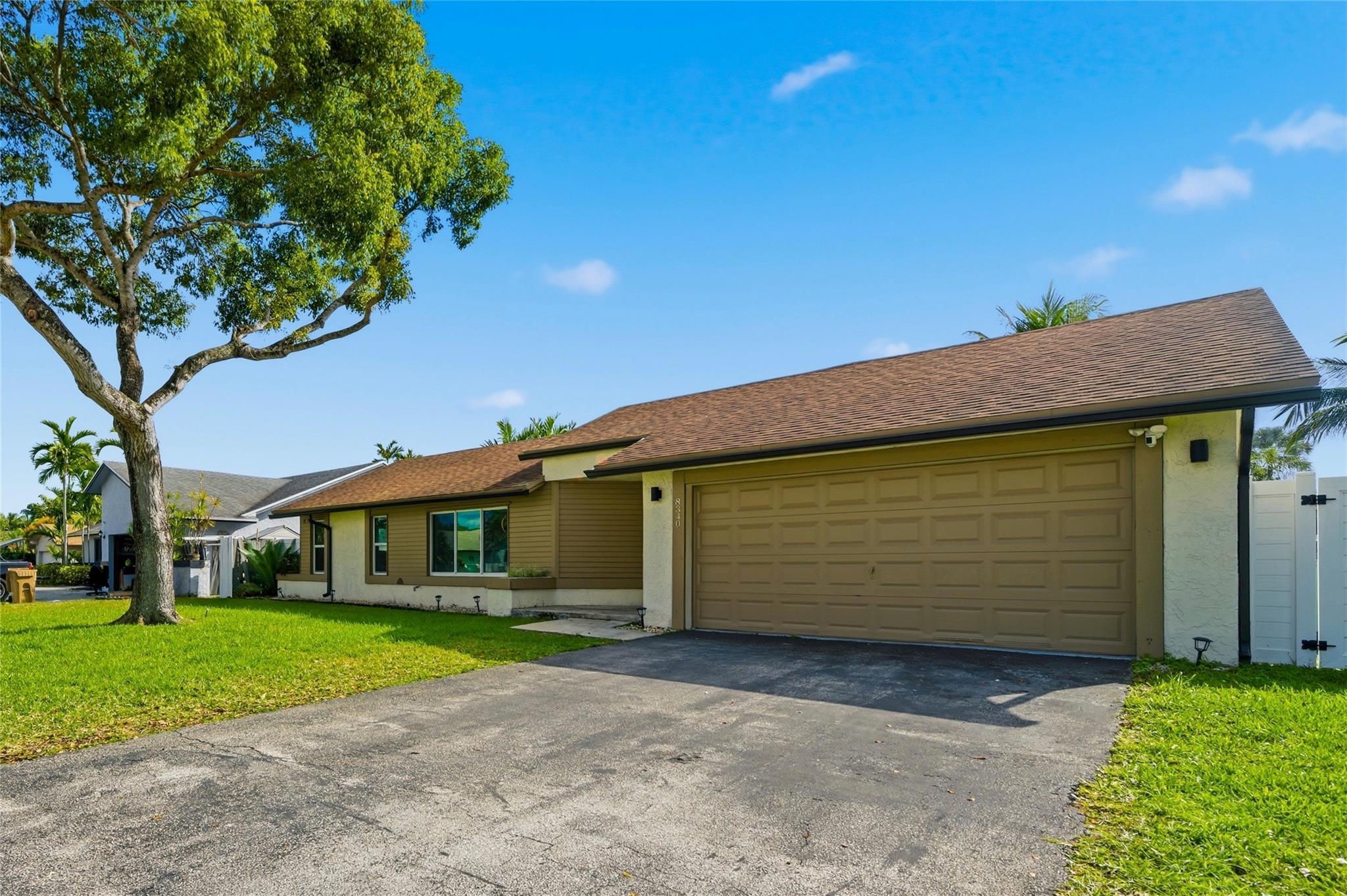 8340 SW 27th Place, Davie, FL 33328, Davie