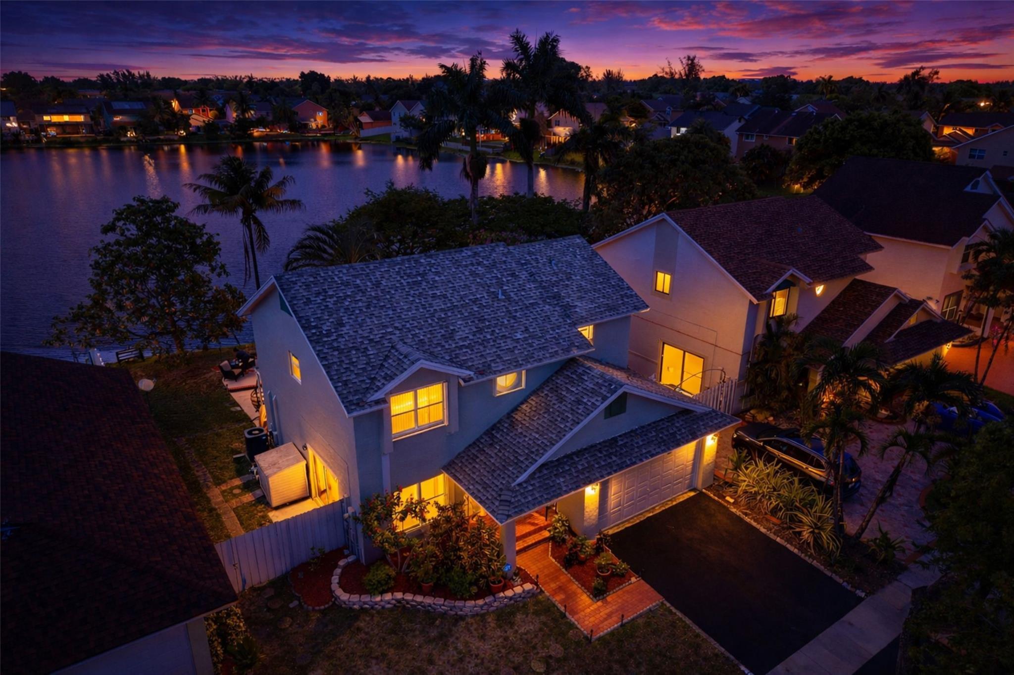 961 SW 98th Avenue, Pembroke Pines, FL 33025 - Photo 3