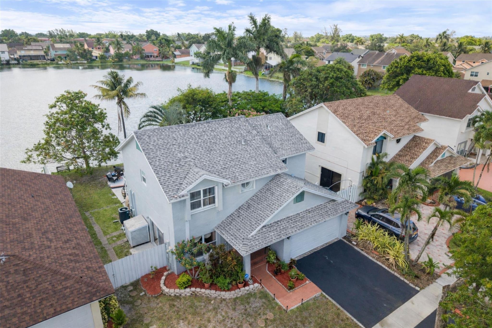 961 SW 98th Avenue, Pembroke Pines, FL 33025 - Photo 4