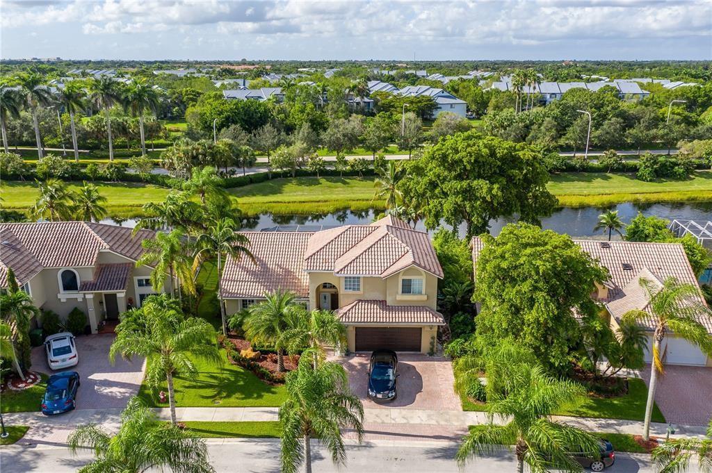 1170 Laguna Springs Drive, Weston, FL 33326 - Photo 2