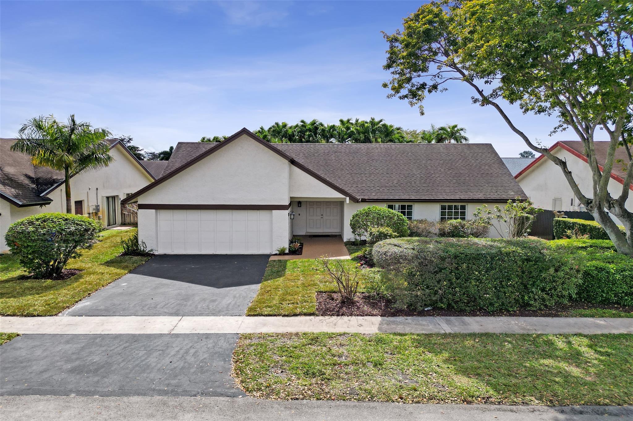 10220 NW 25th Street, Pembroke Pines, FL 33026, Pembroke Pines