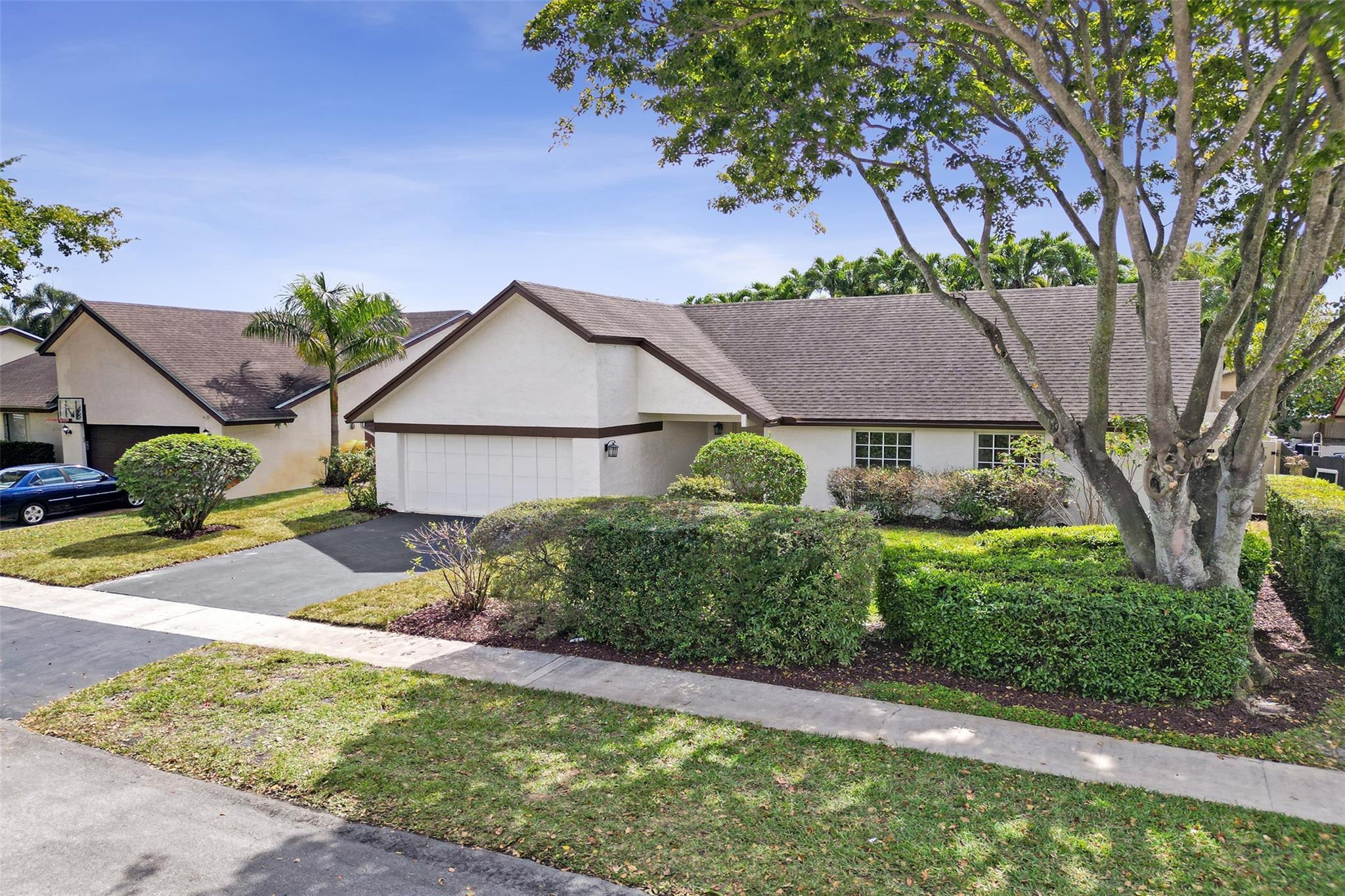 10220 NW 25th Street, Pembroke Pines, FL 33026 - Photo 2