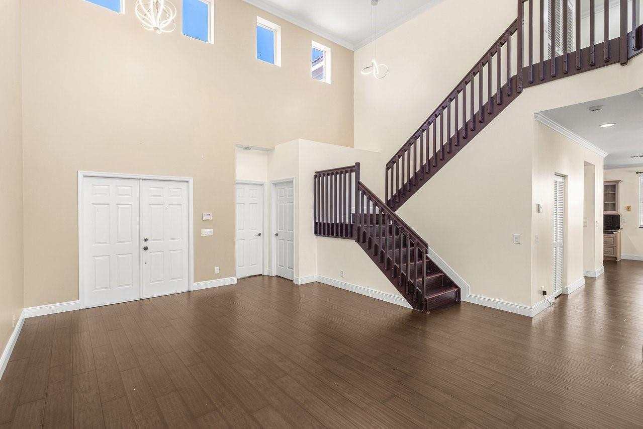 1325 Camellia Circle, Weston, FL 33326 - Photo 5