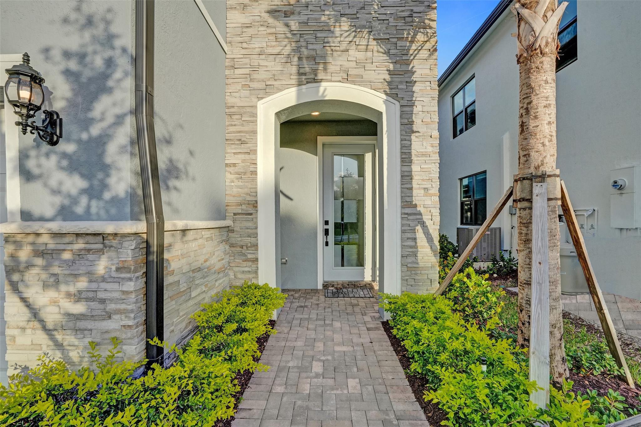 4422 S Silverwood Lane, Fort Lauderdale, FL 33309 - Photo 3