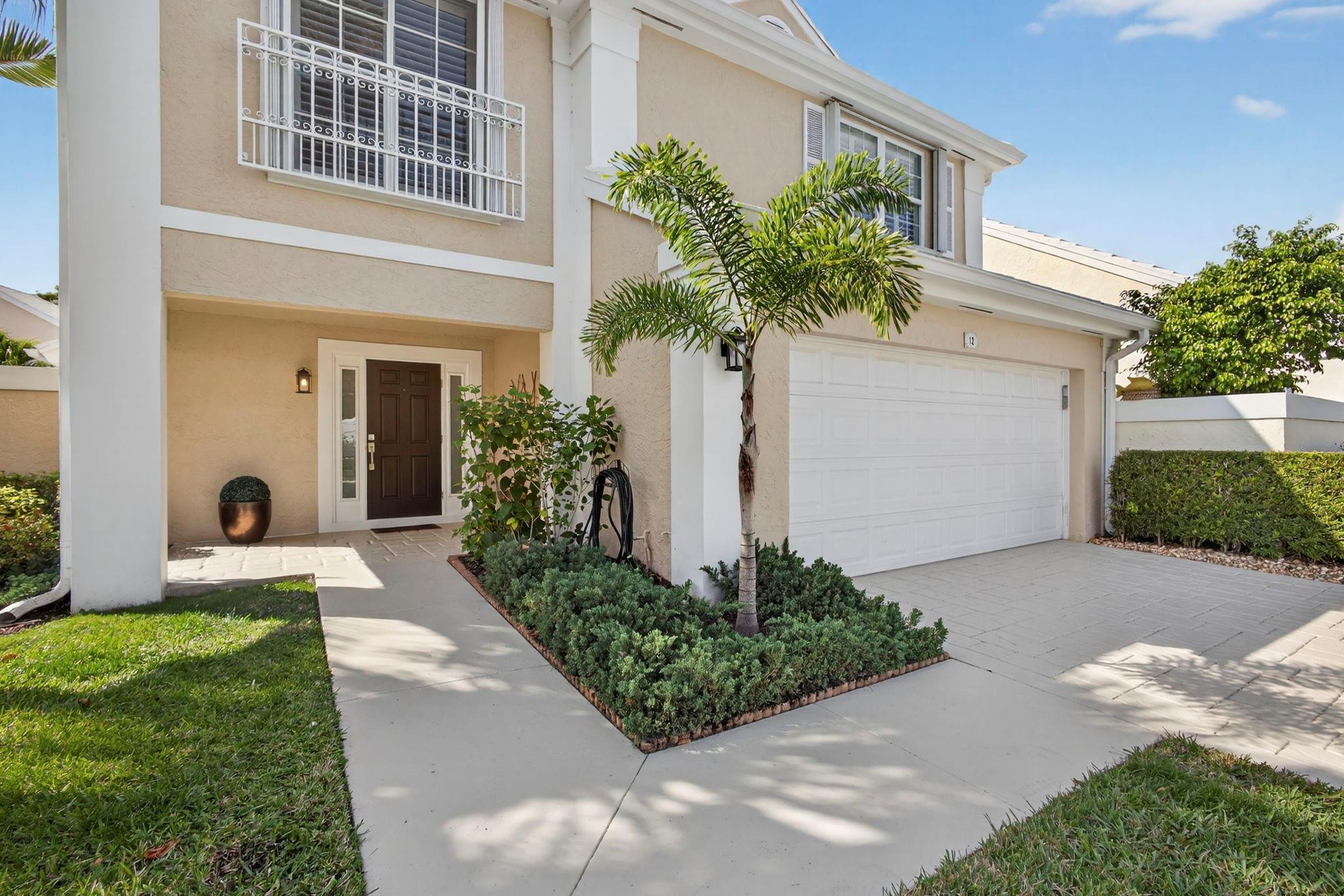12 Wyndham Lane, Palm Beach Gardens, FL 33418 - Photo 2