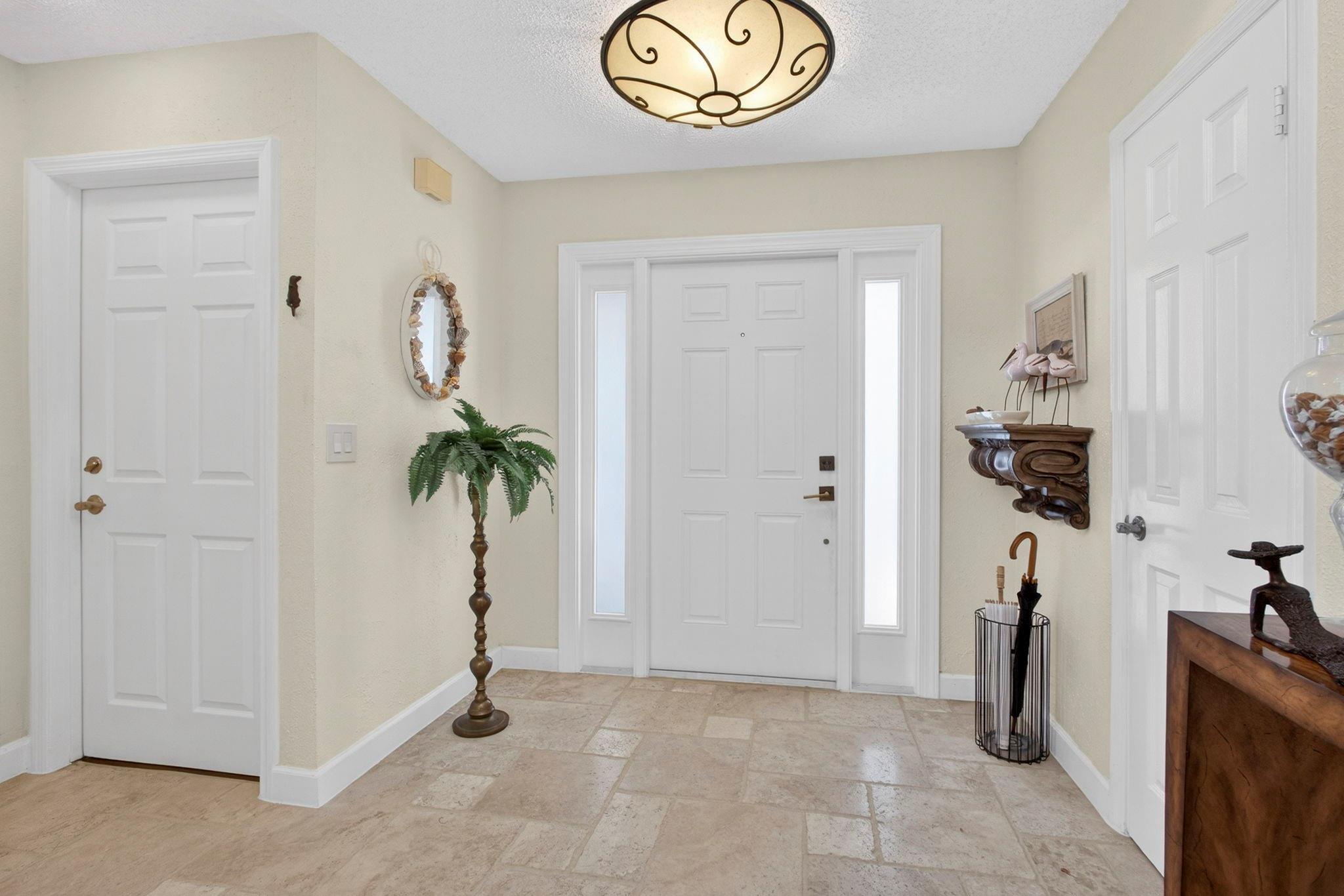 12 Wyndham Lane, Palm Beach Gardens, FL 33418 - Photo 4