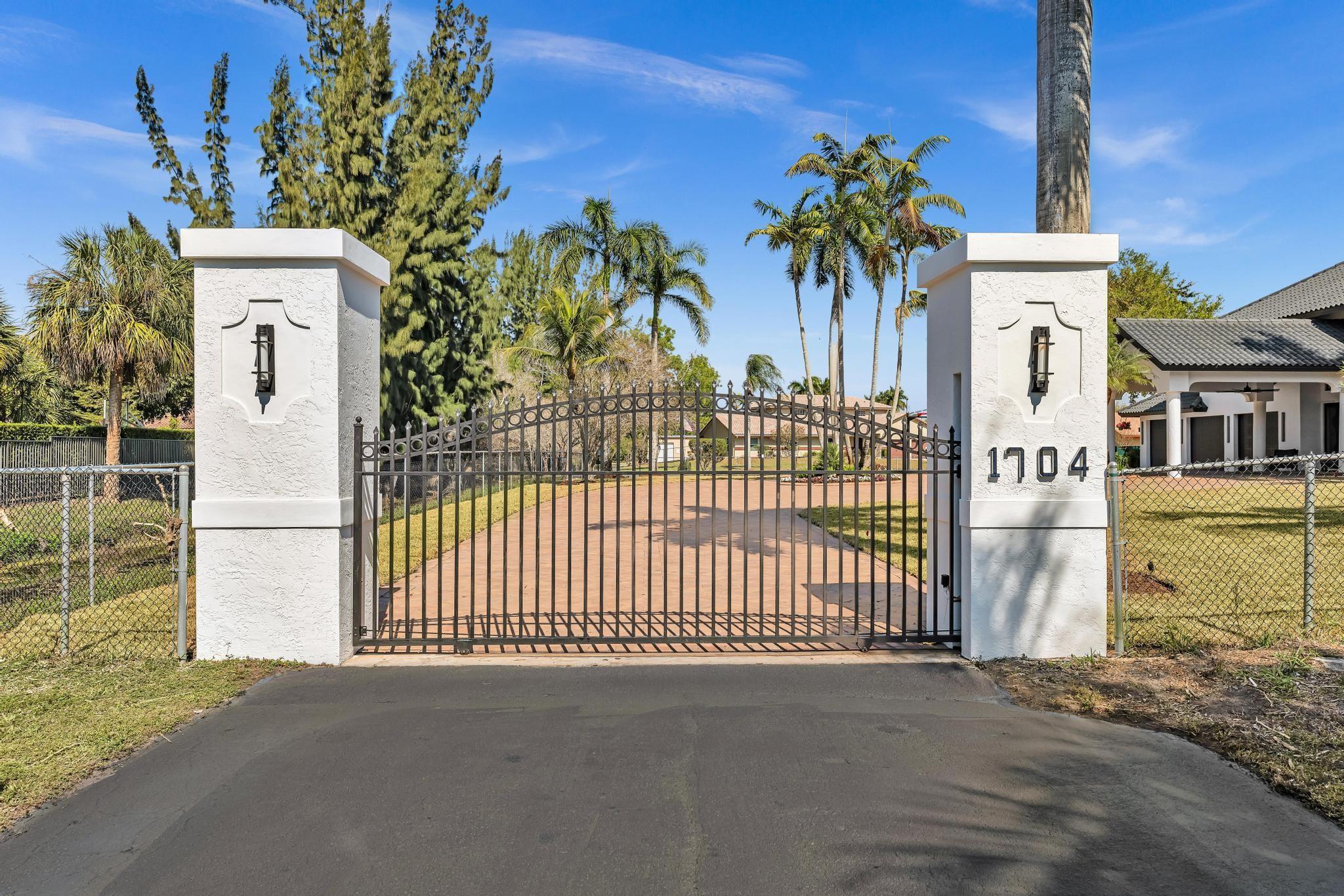 1704 SW 142nd Avenue, Davie, FL 33325 - Photo 3