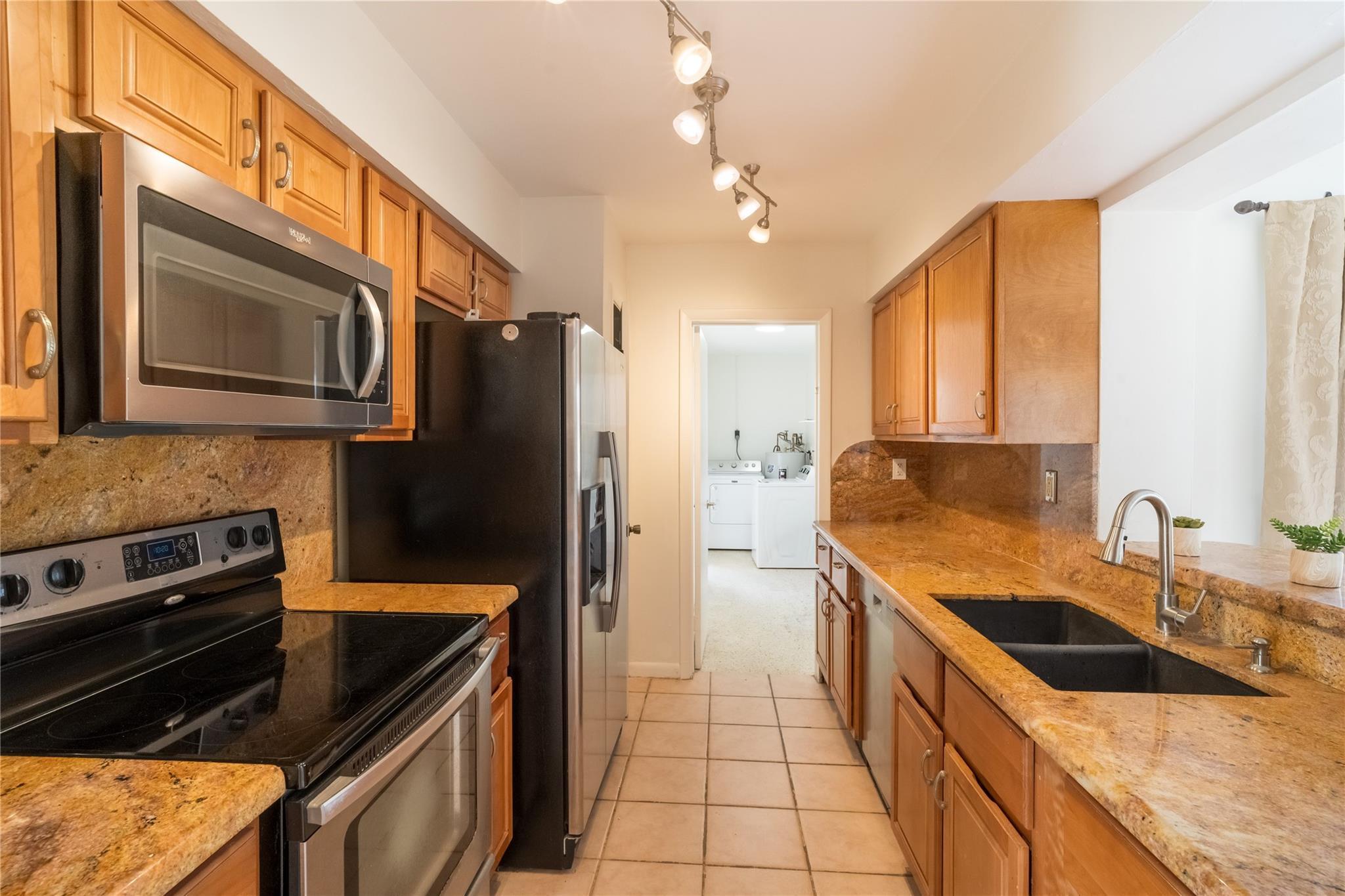 6771 SW 10th Court, Pembroke Pines, FL 33023 - Photo 3