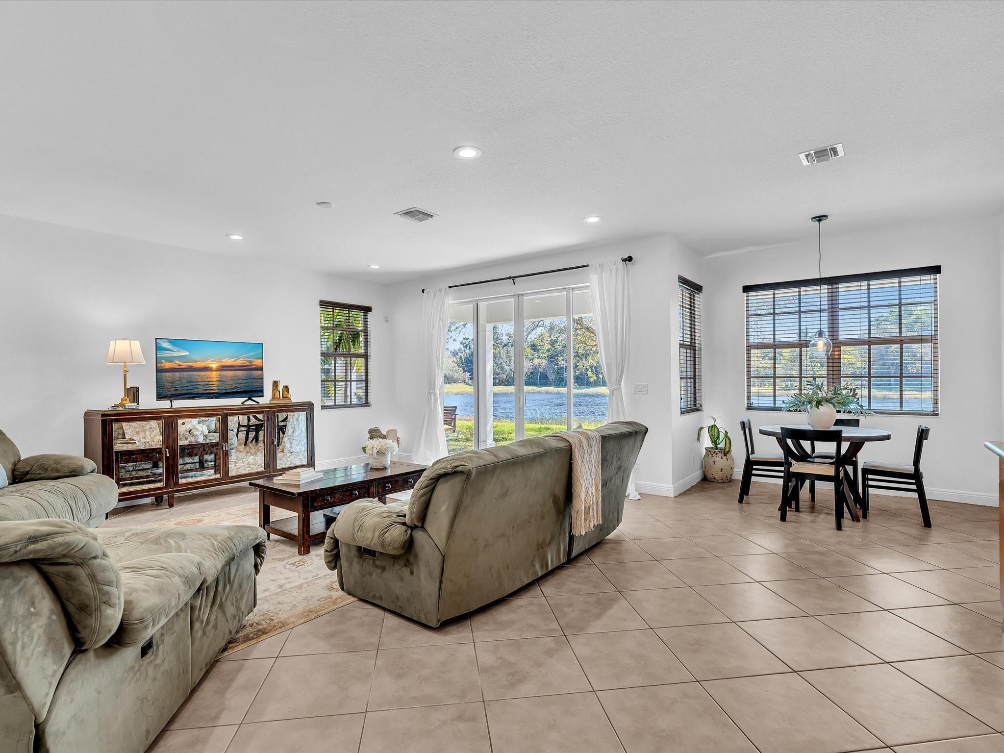 6806 Lakeside Circle, Davie, FL 33314 - Photo 5