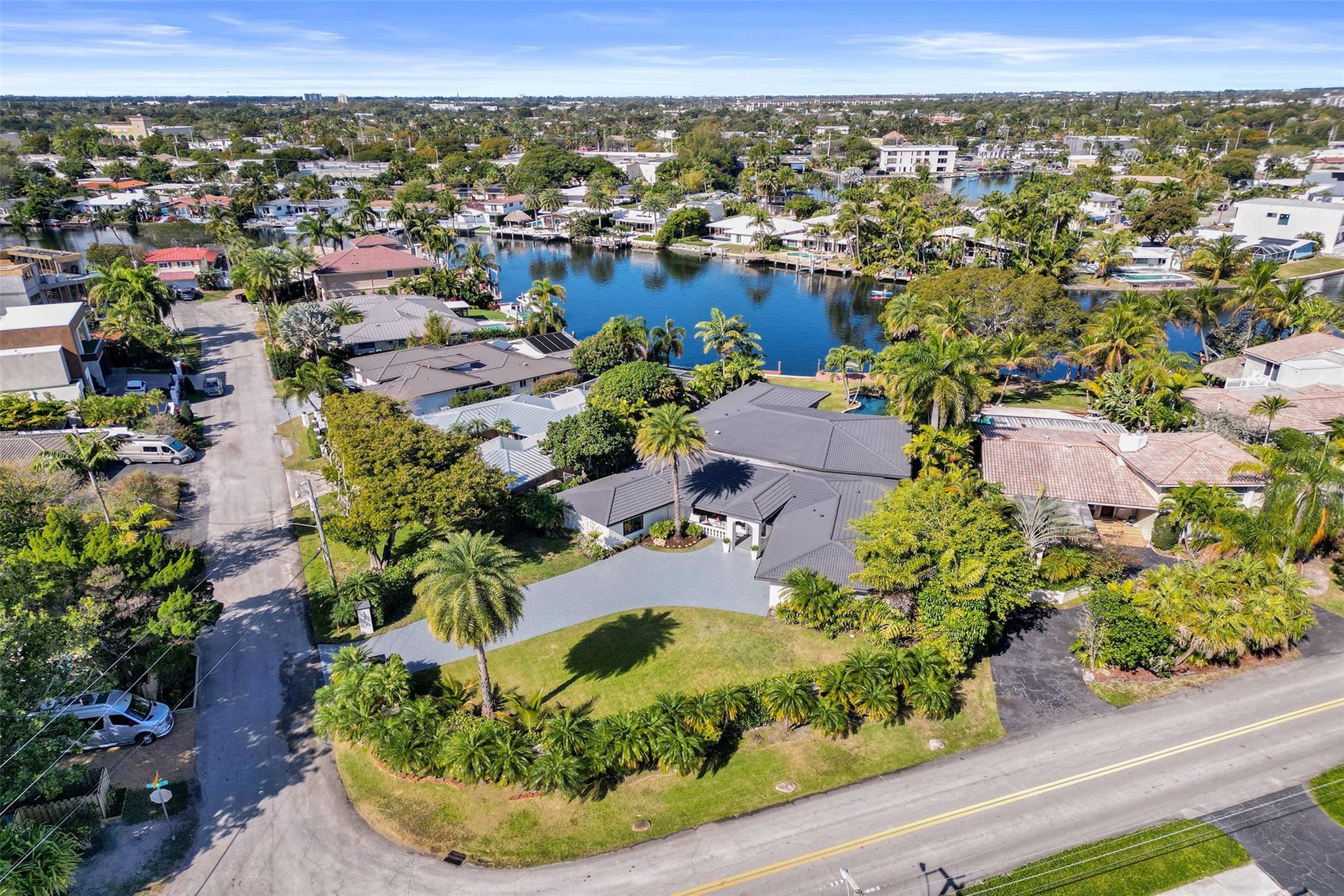 2425 Fryer Point, Fort Lauderdale, FL 33305 - Photo 3