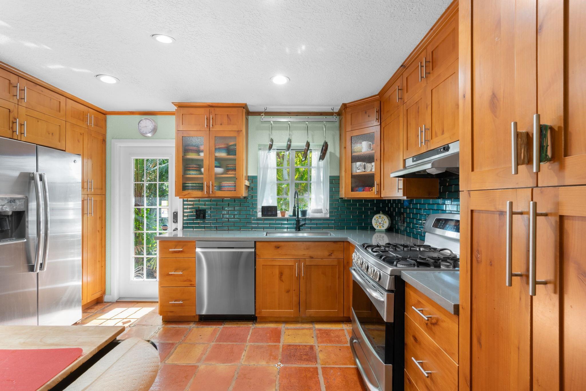 2956 NW 6th Terrace, Wilton Manors, FL 33311 - Photo 3