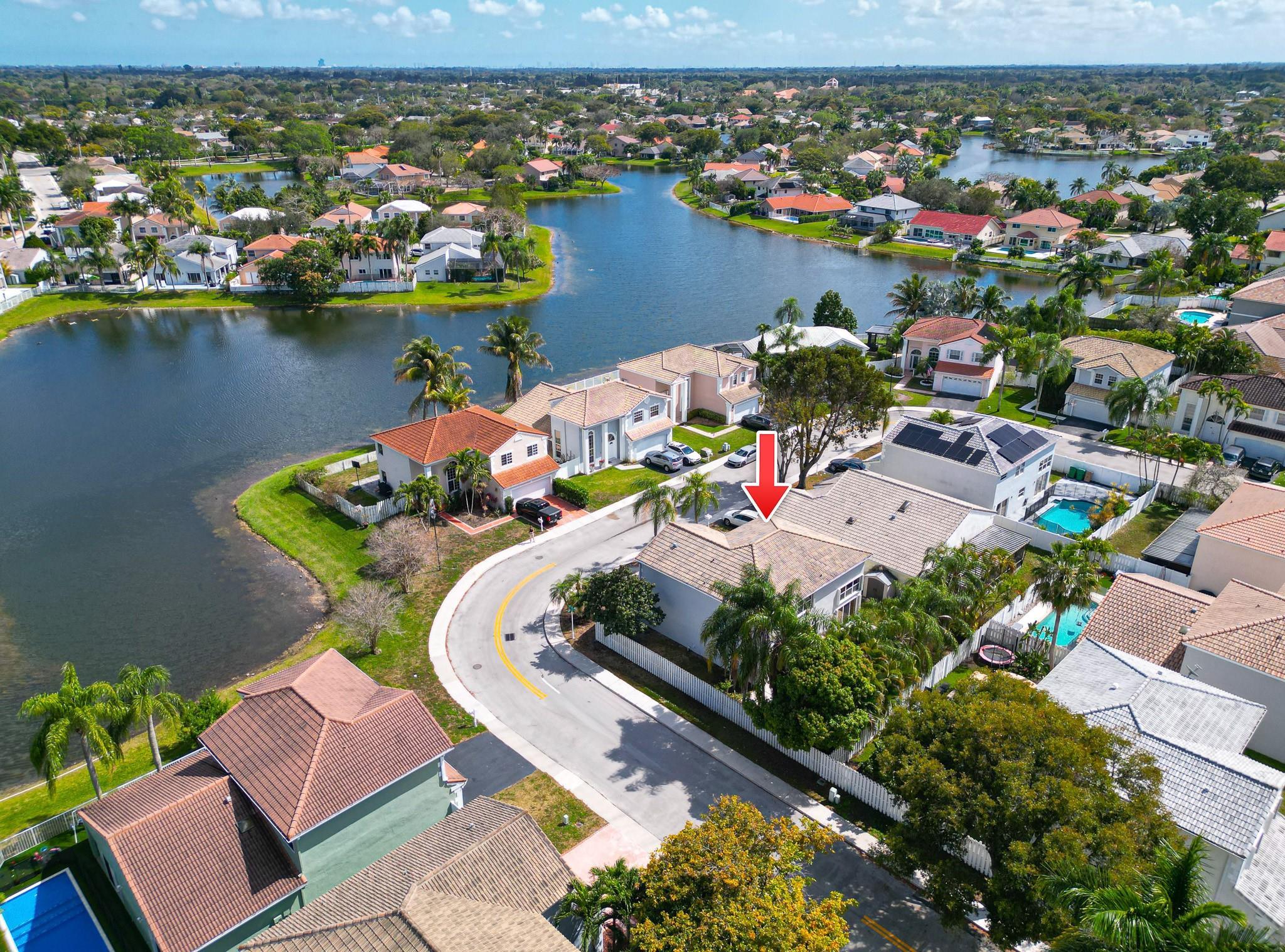 601 Lakeshore Terrace, Davie, FL 33325 - Photo 2