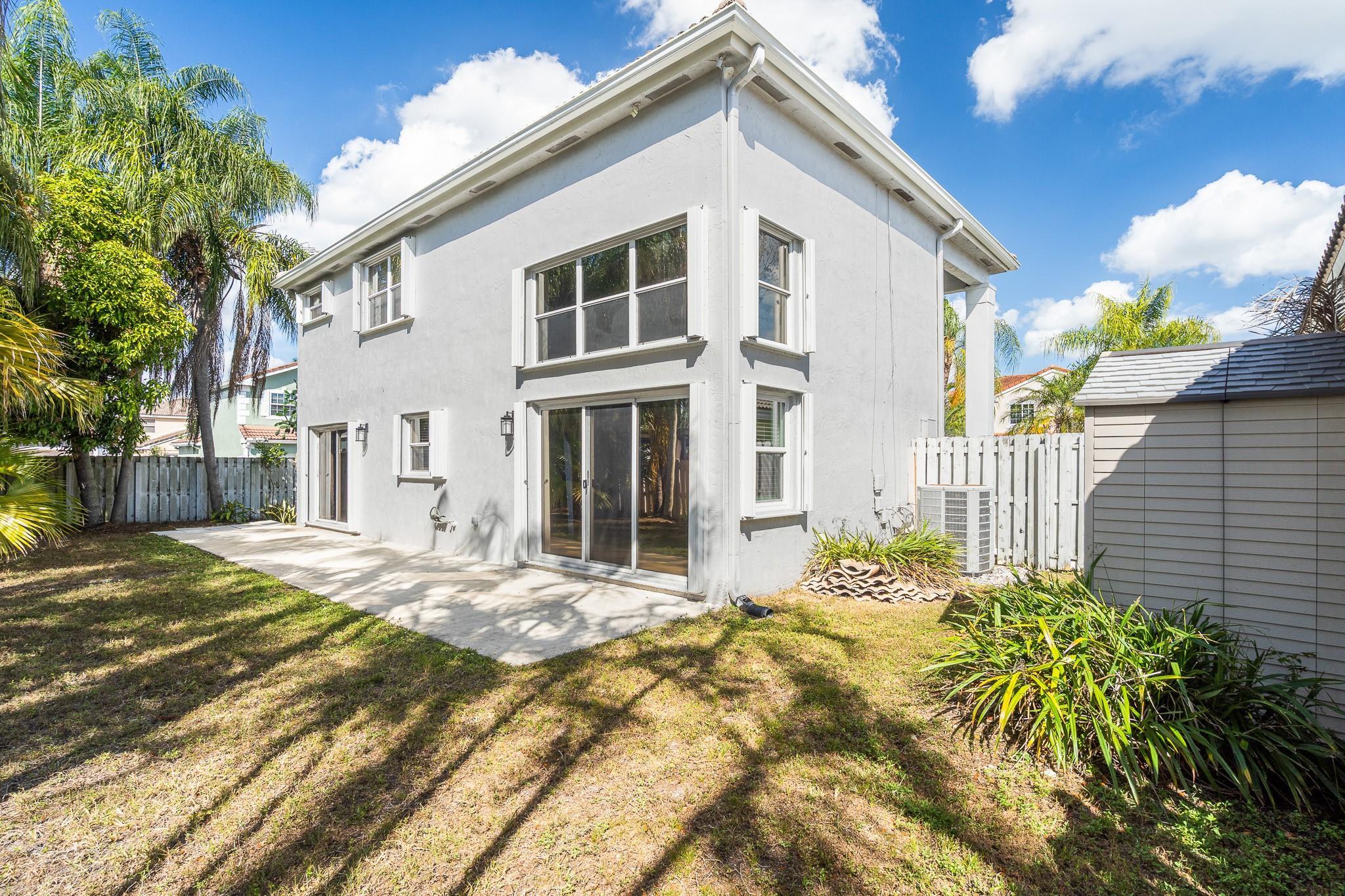 601 Lakeshore Terrace, Davie, FL 33325 - Photo 4