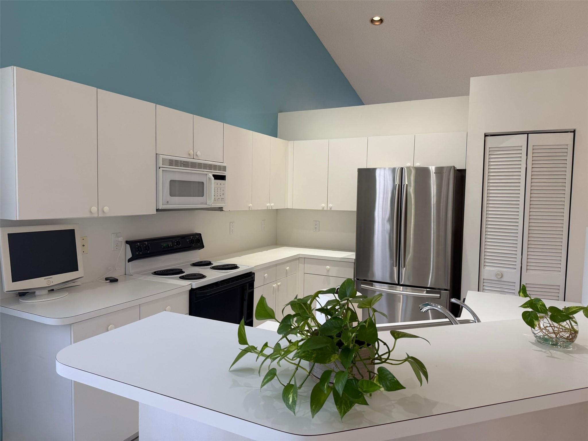 853 Sand Creek Circle, Weston, FL 33327 - Photo 4