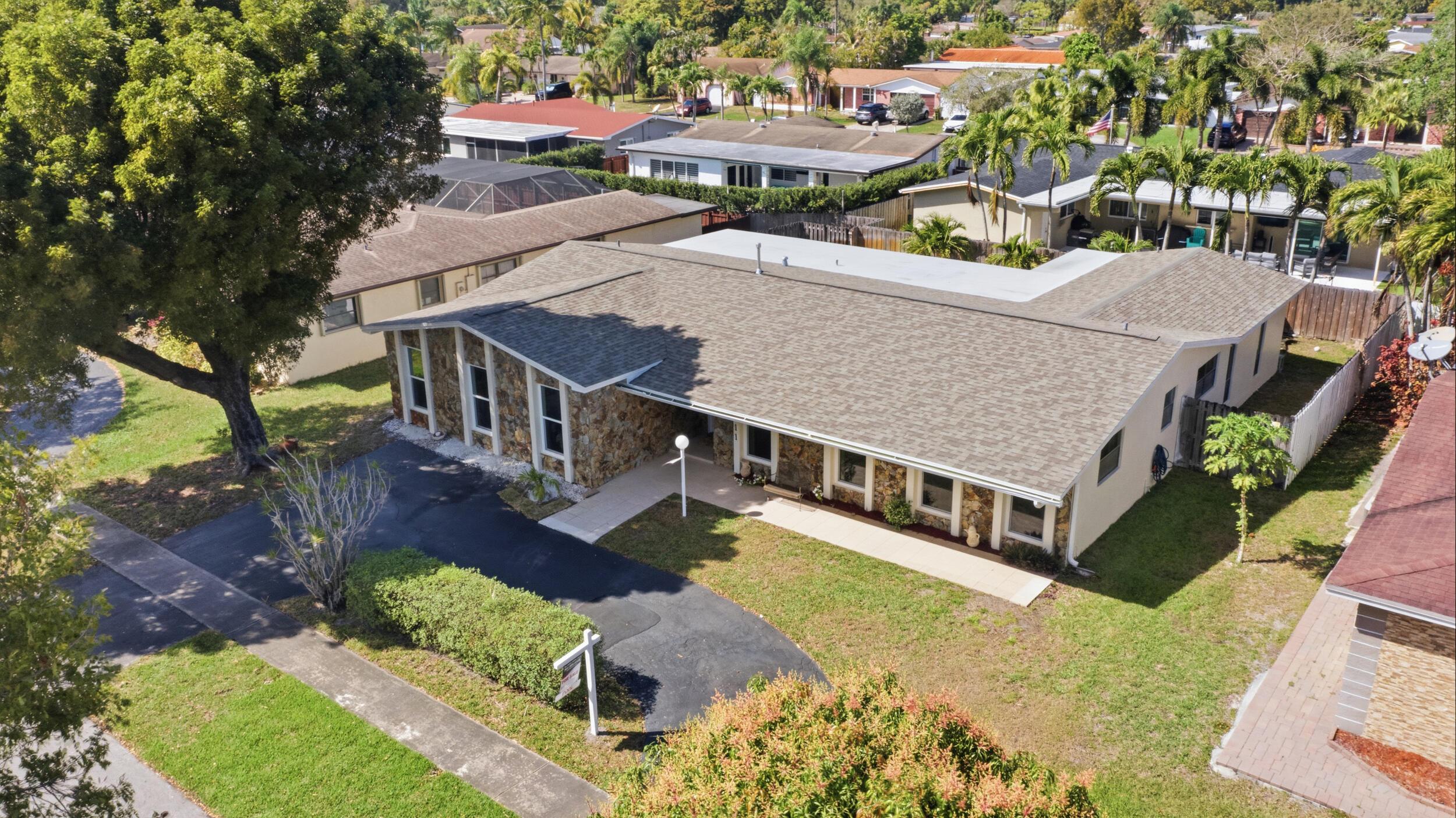 11911 NW 14th Court, Pembroke Pines, FL 33026 - Photo 3