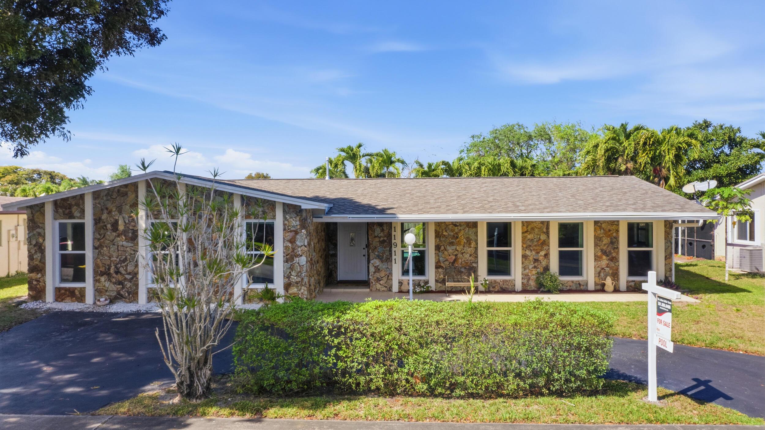 11911 NW 14th Court, Pembroke Pines, FL 33026 - Photo 4