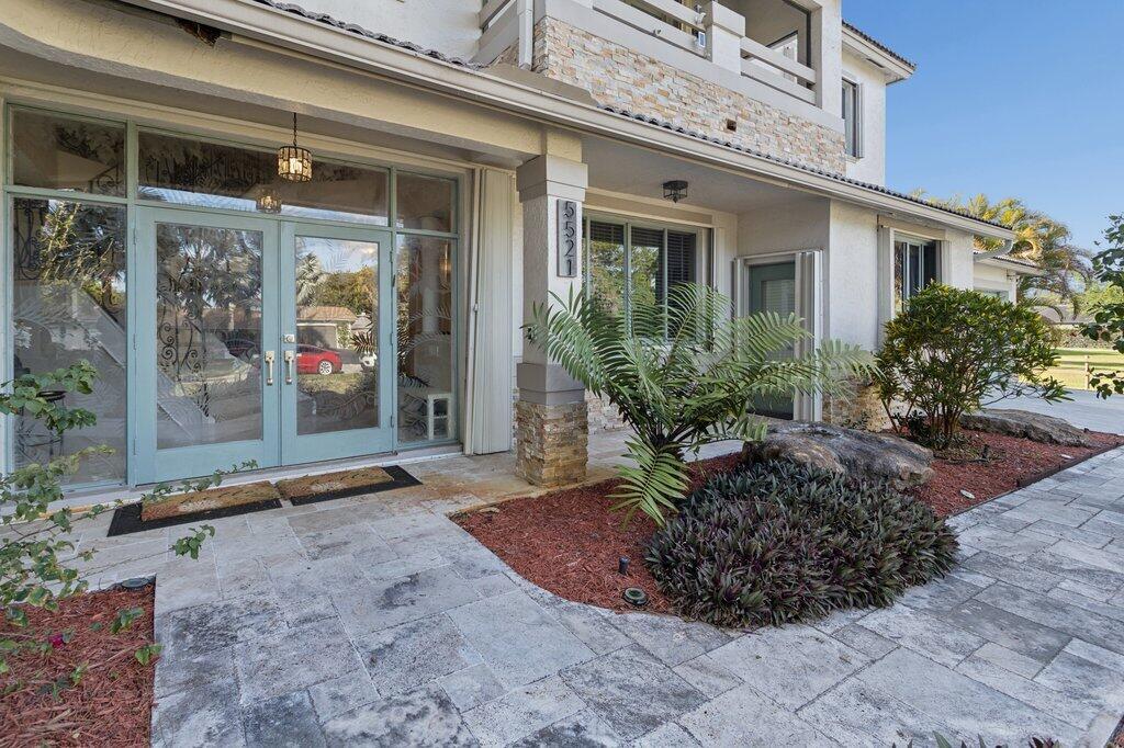 5521 SW 109th Avenue, Davie, FL 33328 - Photo 4